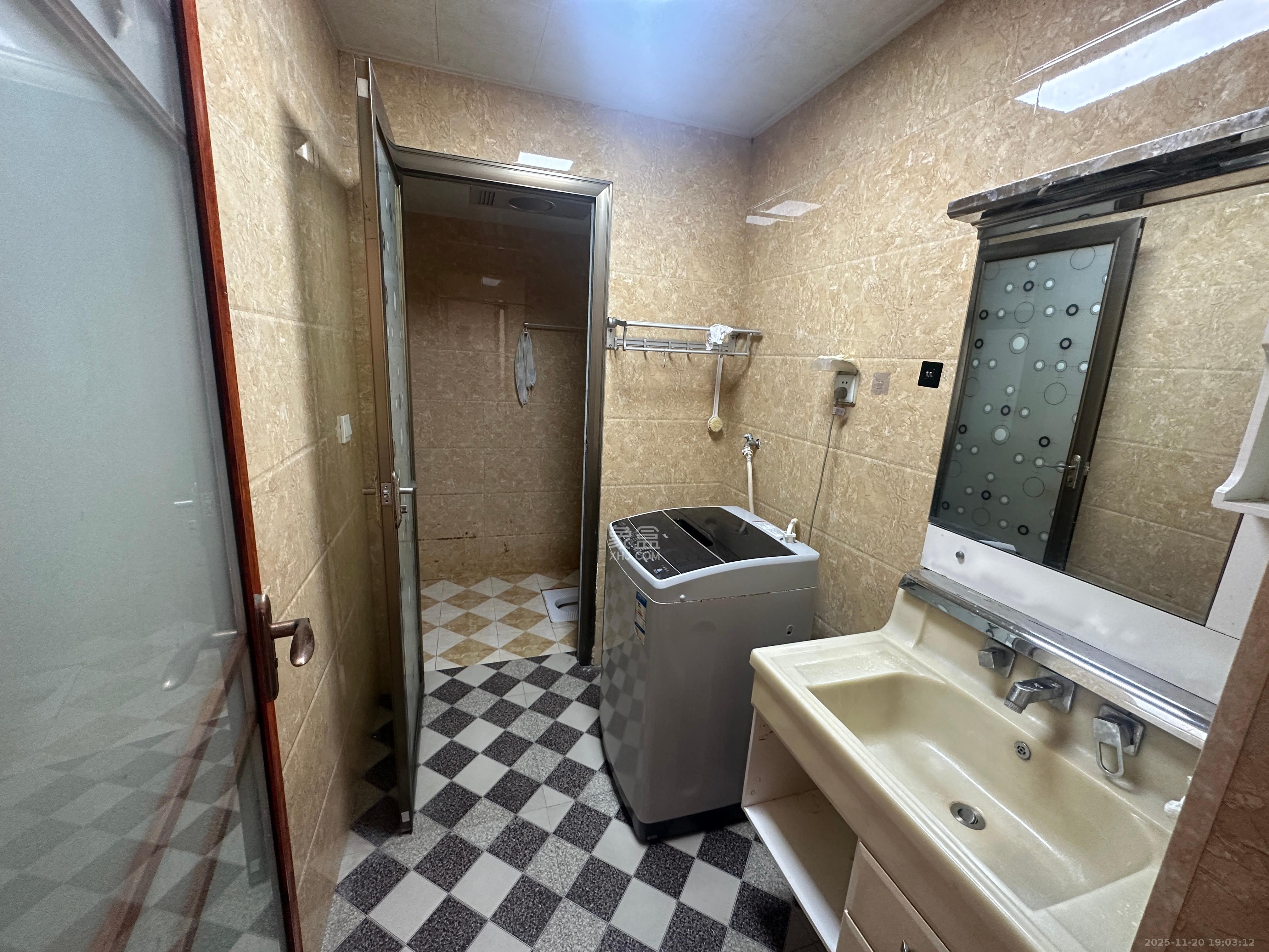 兴旺正佳广场(金石雅苑) 3室1厅1卫 2500.0元/月 兴旺正佳广场(金石雅苑) 3室1厅1卫 2500.0元/月室内图