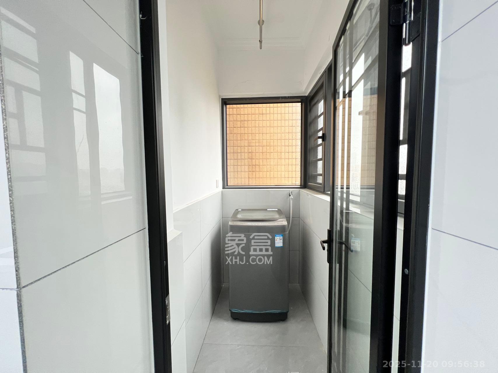 万科魅力之城  3室2厅2卫    2300.0元/月室内图