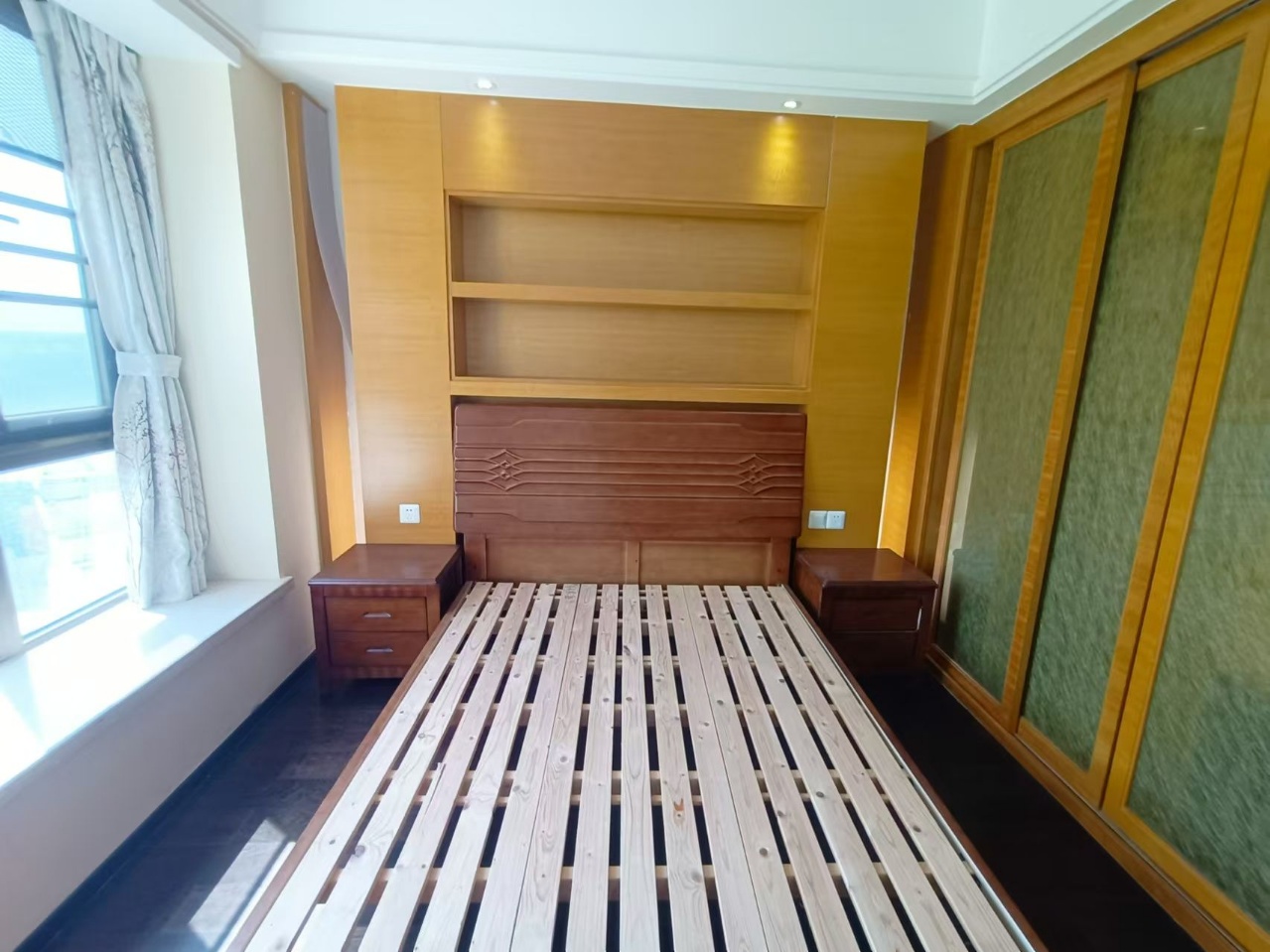 天鹅湾  3室2厅2卫    3300.0元/月室内图