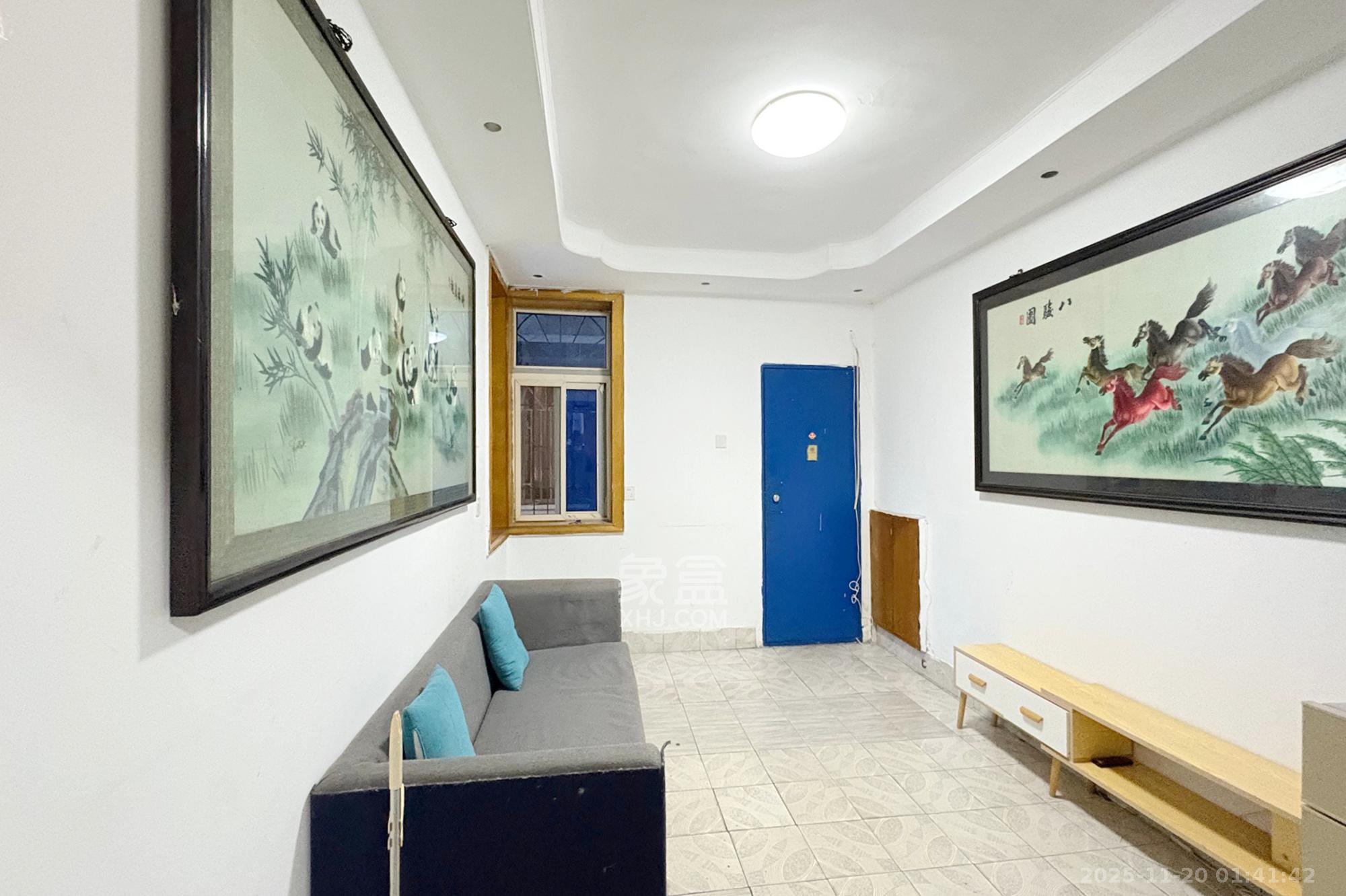 桐荫里社区 2室2厅1卫 50.0万 桐荫里社区 2室2厅1卫 50.0万客厅