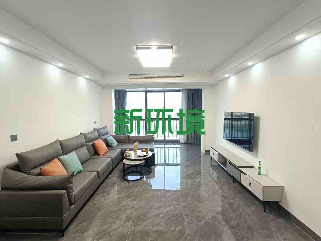 江与城  3室2厅2卫    2700.0元/月