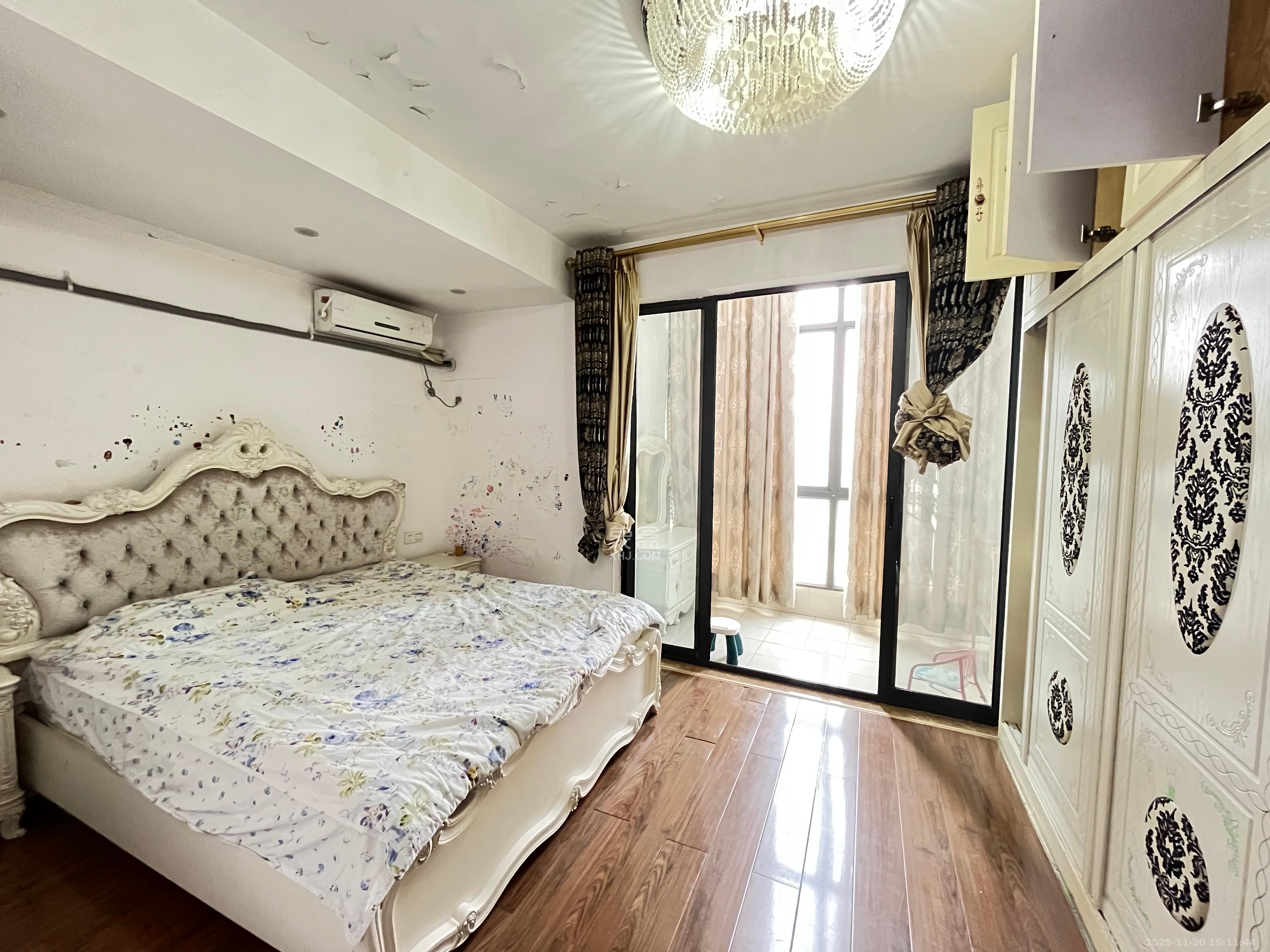 阳光100三期 3室2厅1卫 2200.0元/月 阳光100三期 3室2厅1卫 2200.0元/月室内图