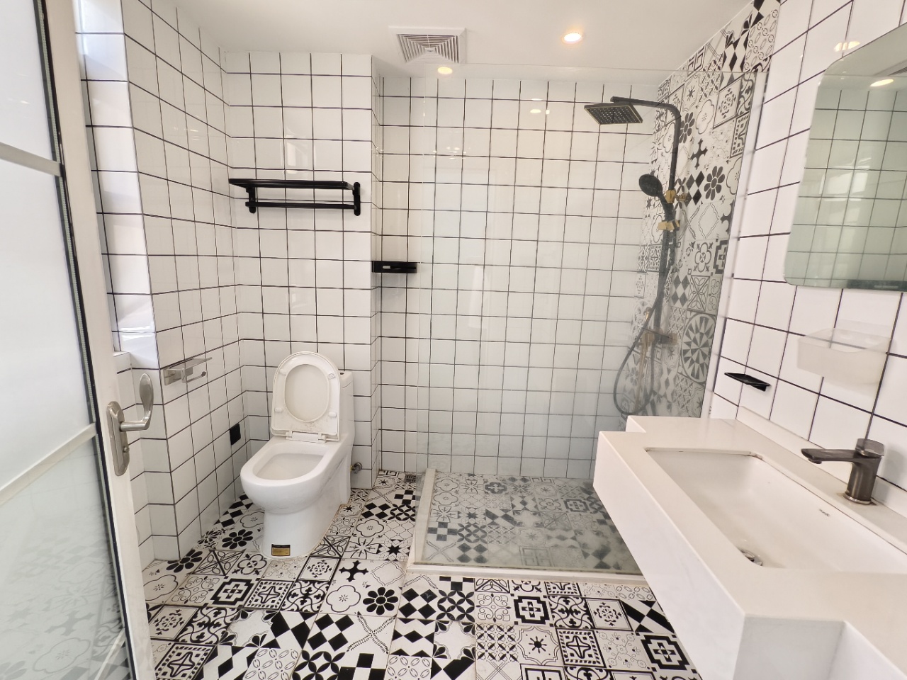 海航豪庭北苑 3室2厅2卫 5000.0元/月 海航豪庭北苑 3室2厅2卫 5000.0元/月室内图