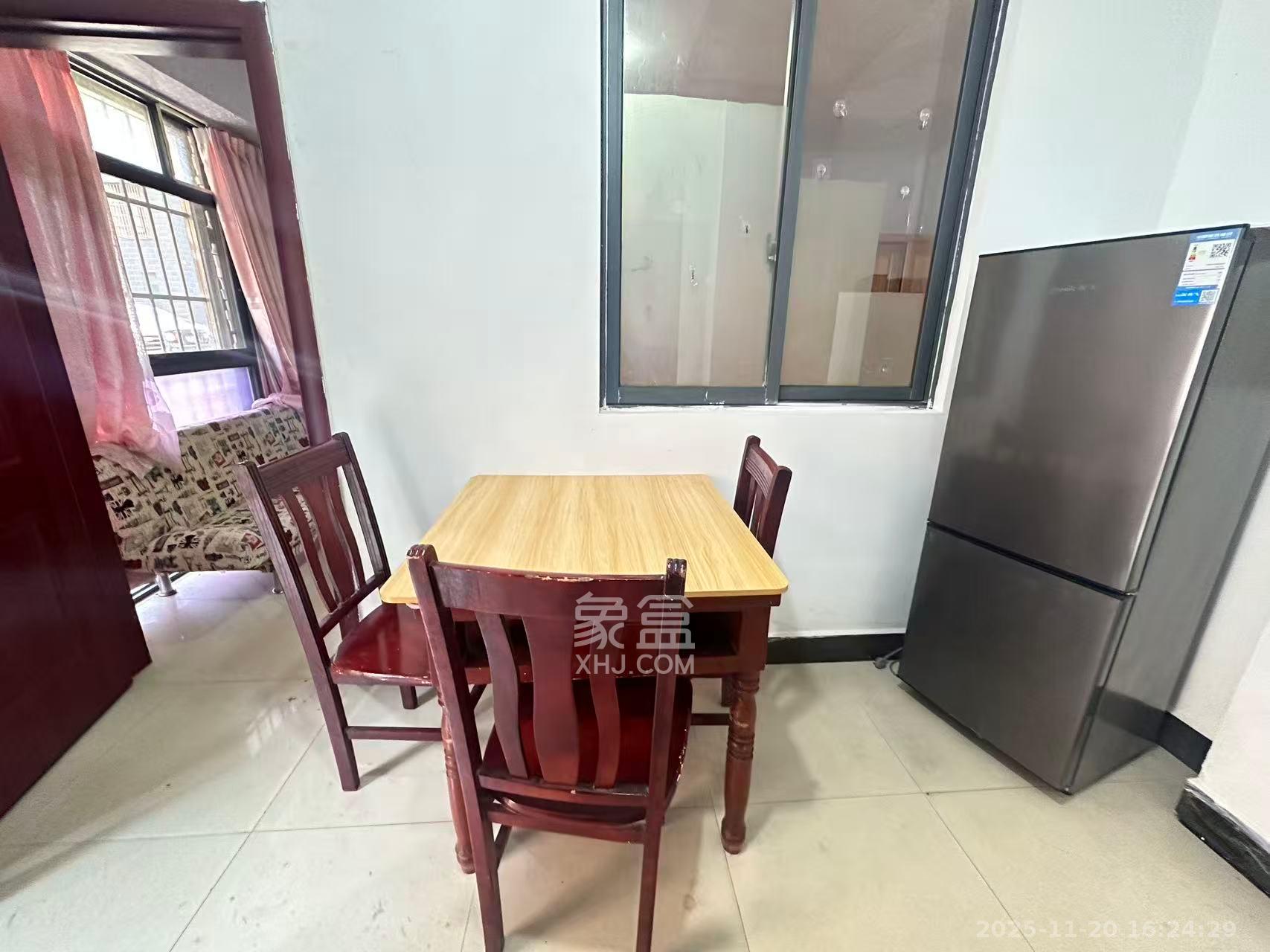 茶子山小区  1室1厅1卫    1200.0元/月室内图