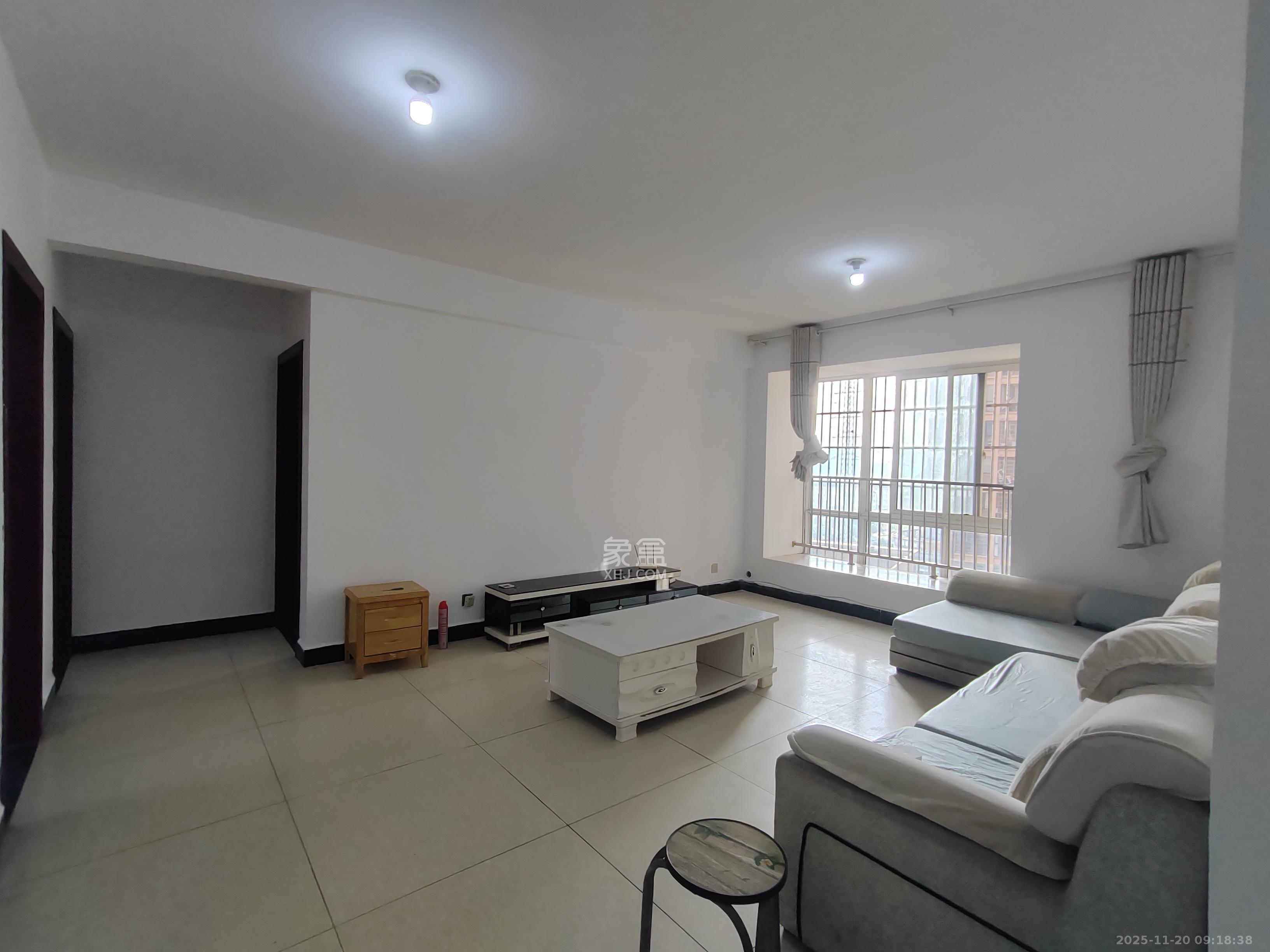 爵士湘 3室2厅1卫 1700.0元/月 爵士湘 3室2厅1卫 1700.0元/月室内图