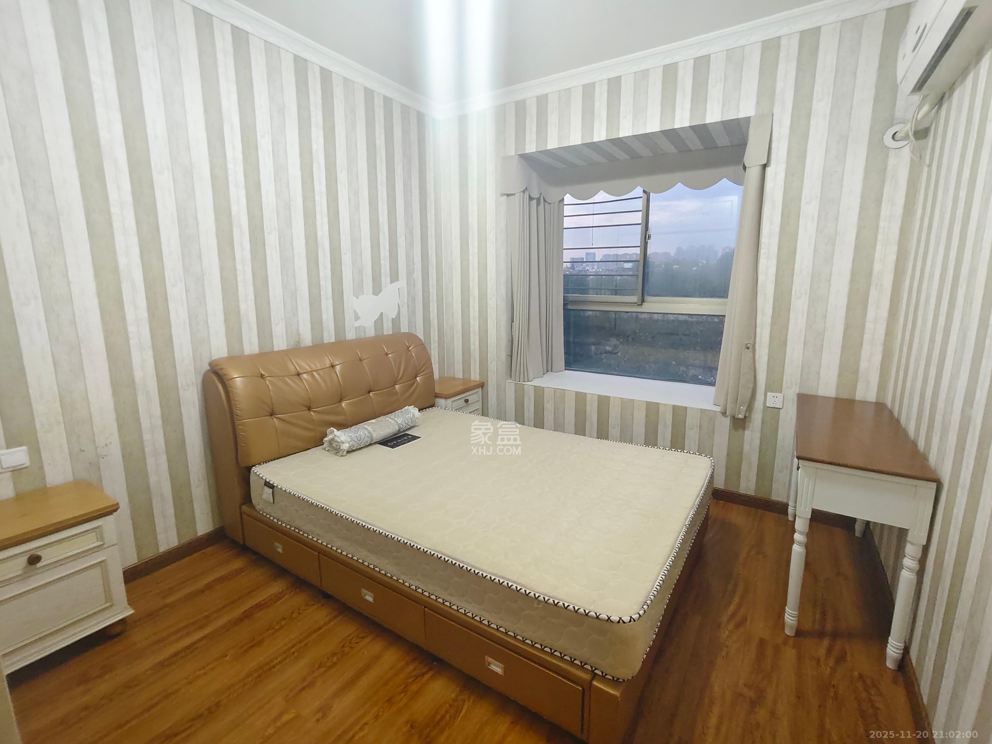 西岸润泽府 4室2厅2卫 4200.0元/月 西岸润泽府 4室2厅2卫 4200.0元/月室内图