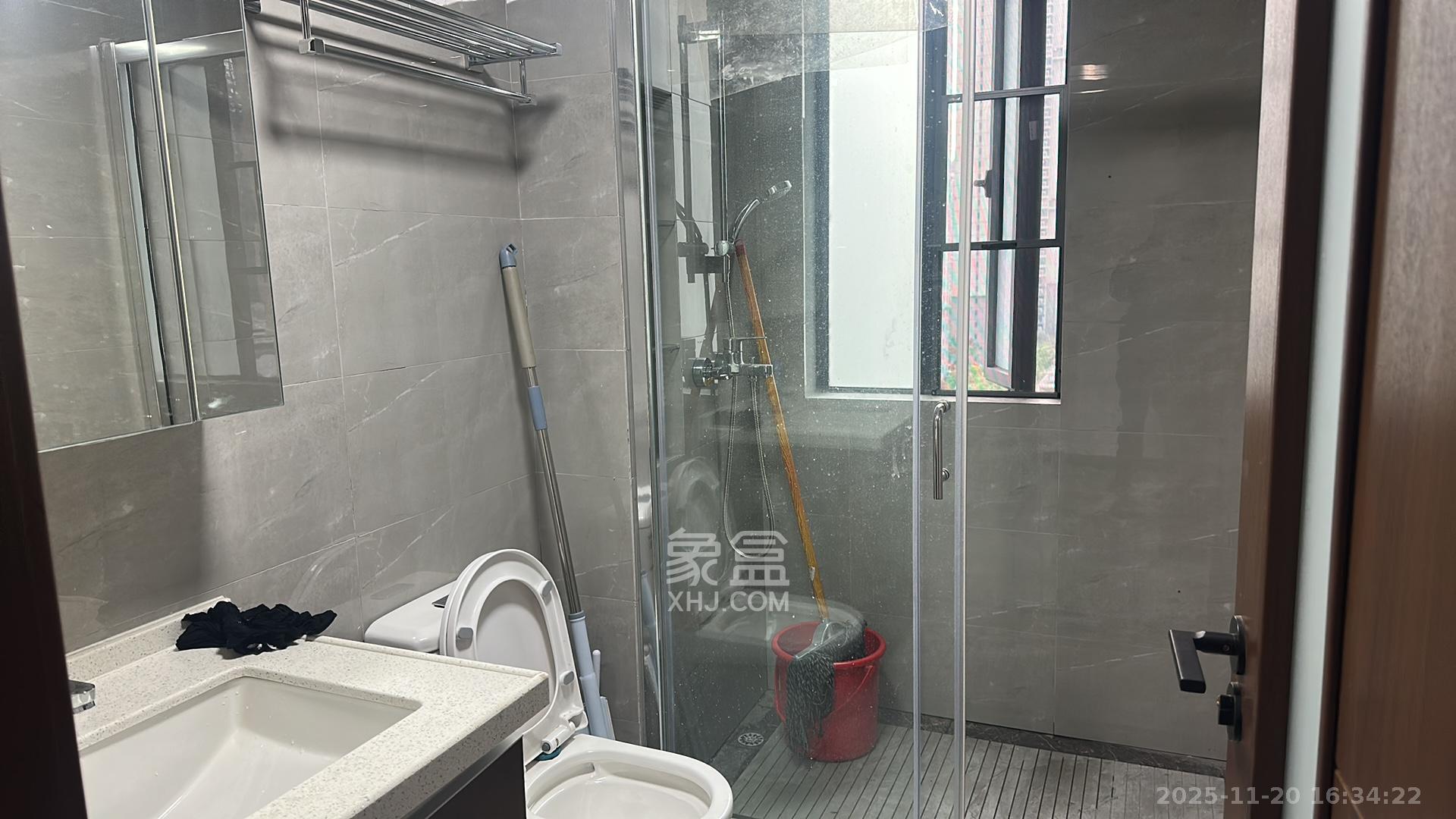 绿地长沙城际空间站(柏仕佳苑) 4室2厅2卫 3500.0元/月 绿地长沙城际空间站(柏仕佳苑) 4室2厅2卫 3500.0元/月室内图