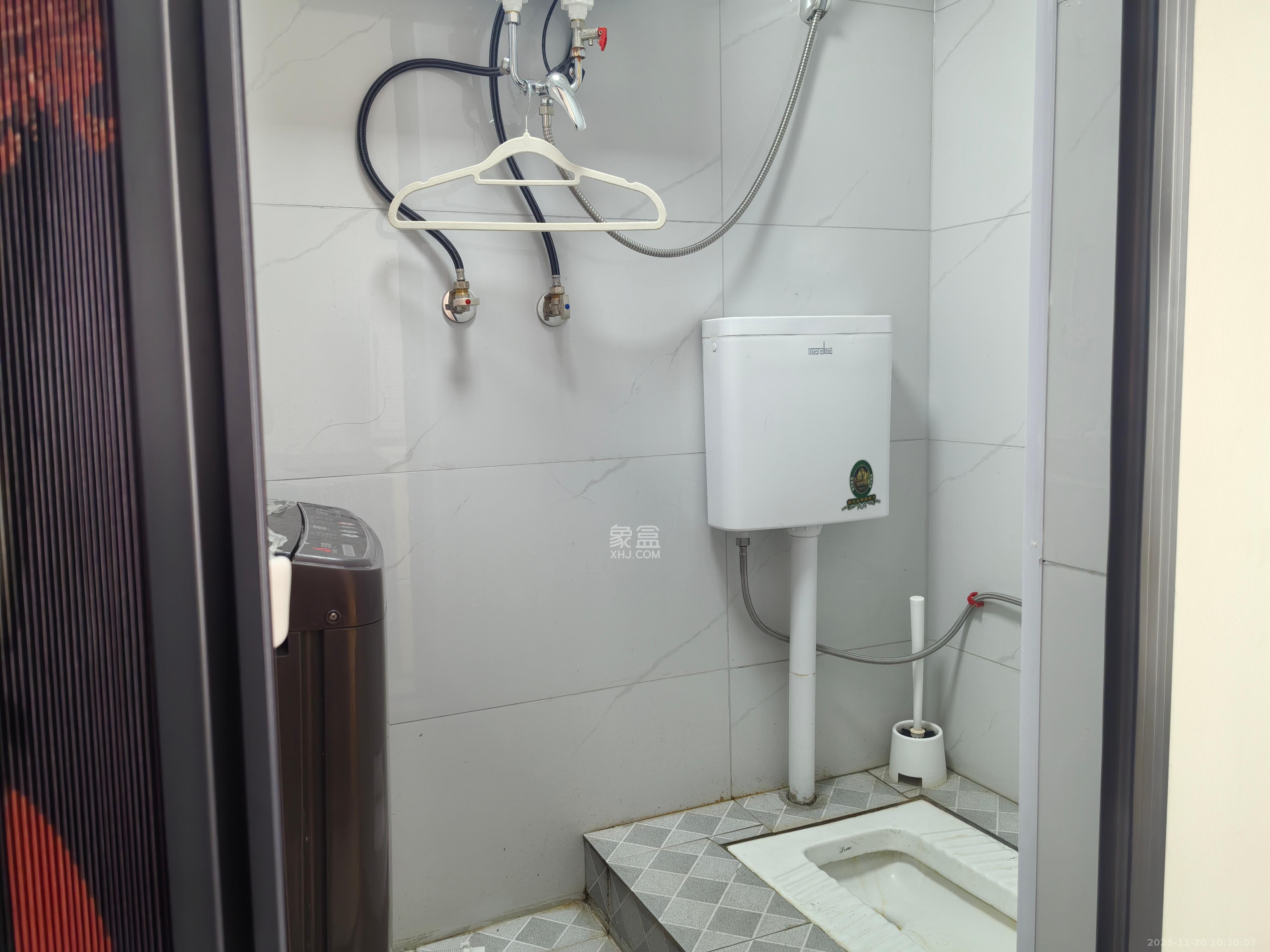 星电阳光城  2室1厅1卫    1300.0元/月室内图