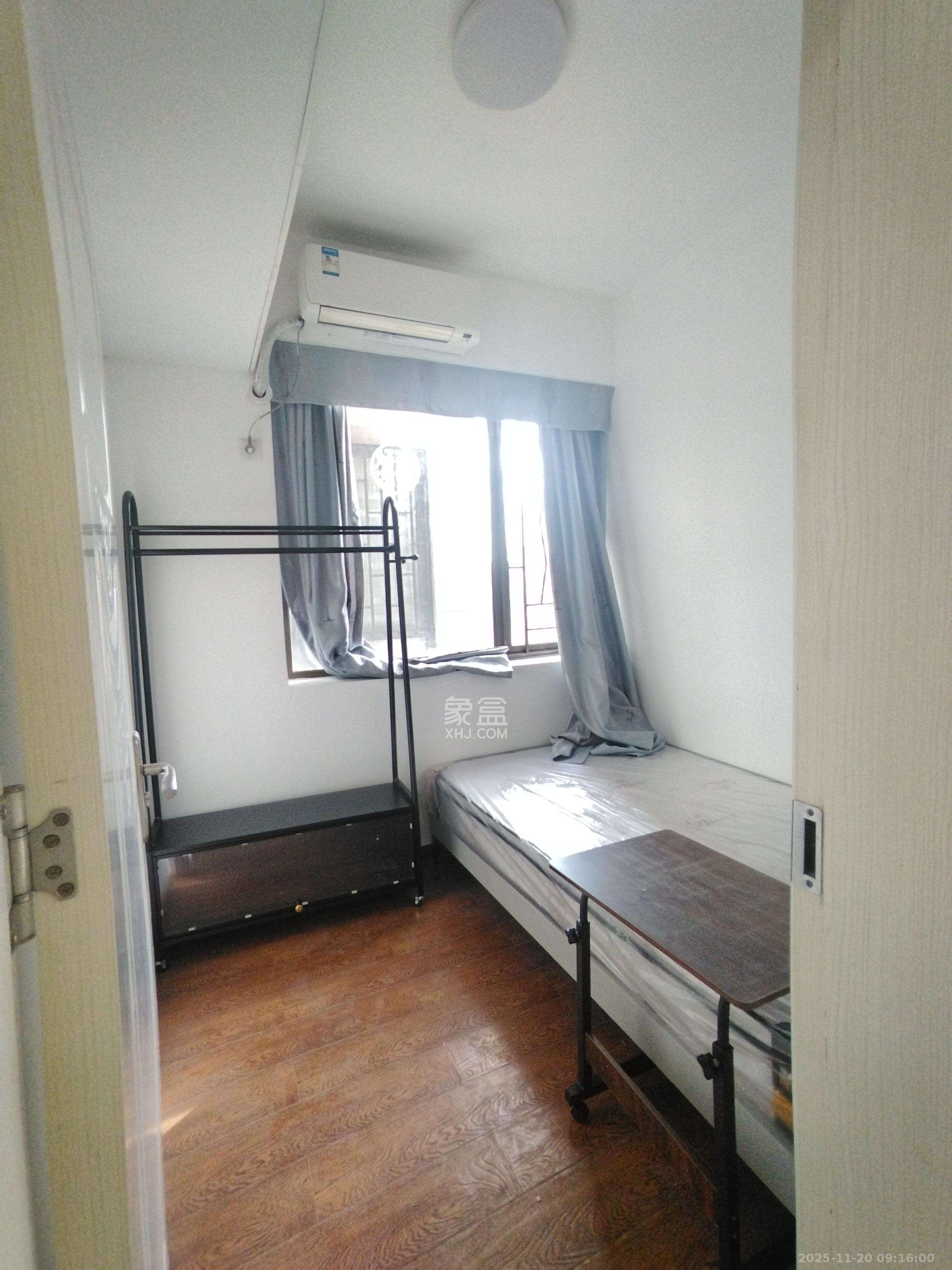 世茂铂翠湾二期 3室2厅1卫 3200.0元/月 世茂铂翠湾二期 3室2厅1卫 3200.0元/月室内图