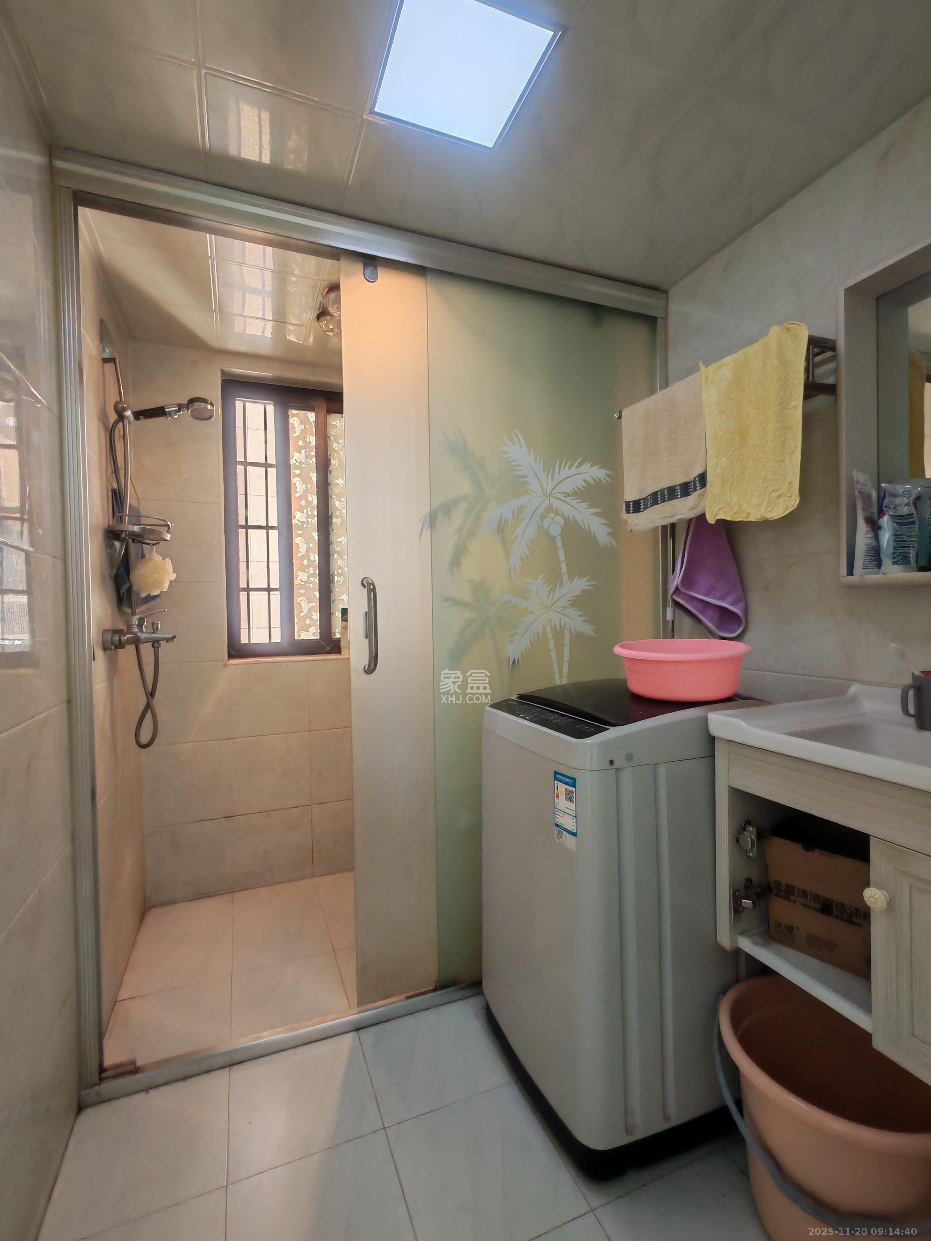 东方美地  2室2厅1卫    1700.0元/月室内图