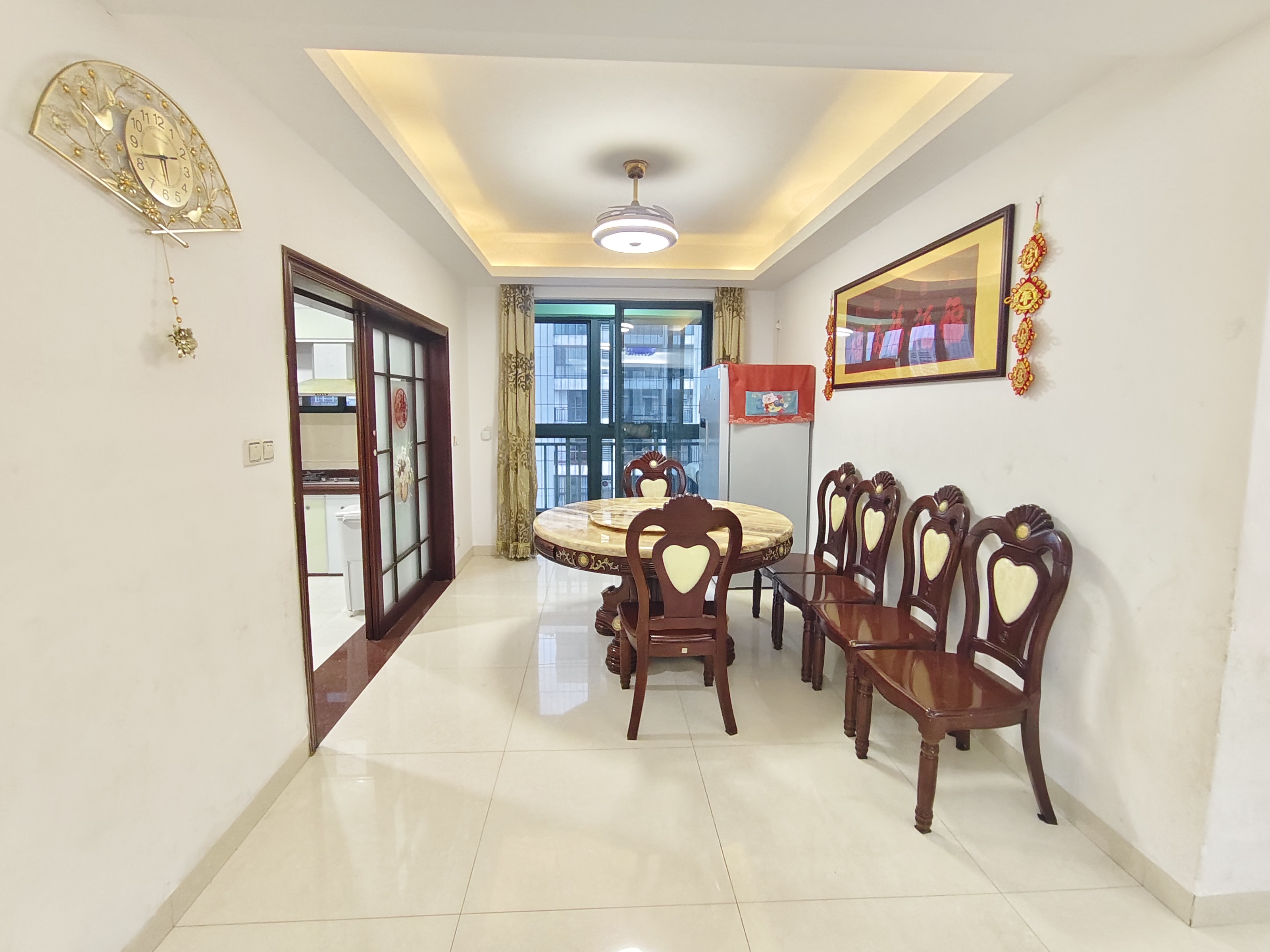 都市森林 5室2厅2卫 4500.0元/月 都市森林 5室2厅2卫 4500.0元/月室内图