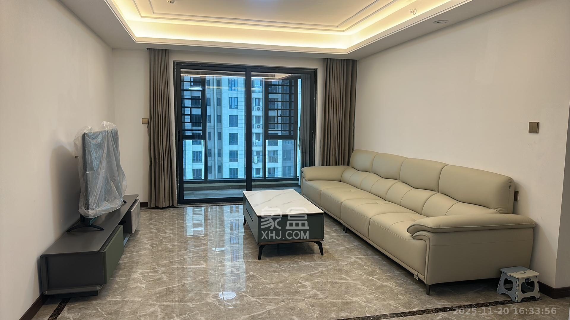 绿地长沙城际空间站(柏仕佳苑) 4室2厅2卫 3500.0元/月 绿地长沙城际空间站(柏仕佳苑) 4室2厅2卫 3500.0元/月室内图