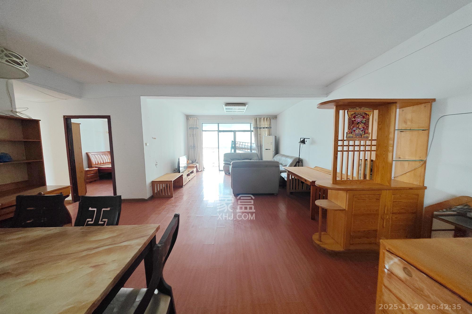 书香名邸 3室2厅1卫 93.8万 书香名邸 3室2厅1卫 93.8万客厅