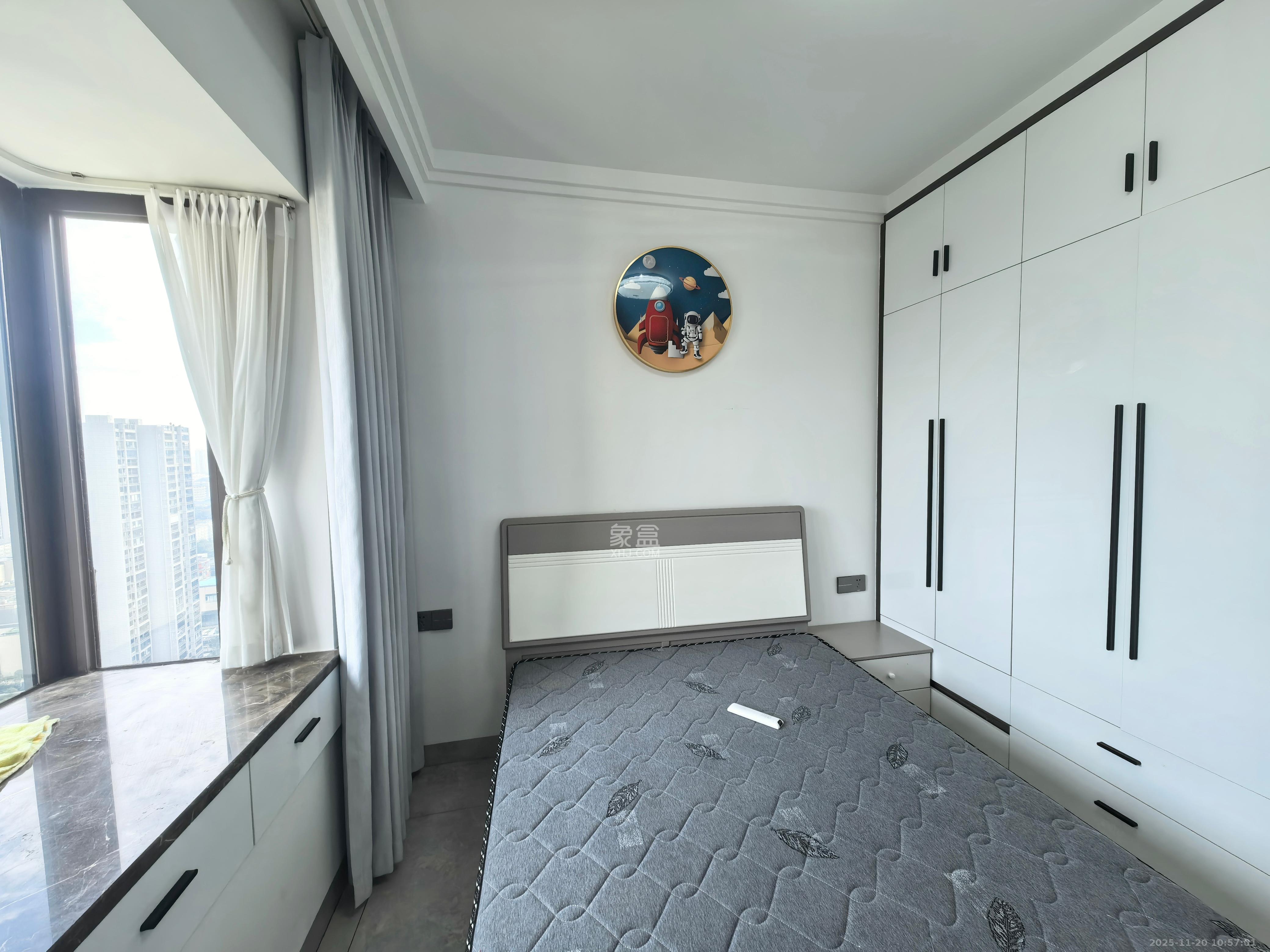 和润园三期 3室2厅1卫 2600.0元/月 和润园三期 3室2厅1卫 2600.0元/月室内图