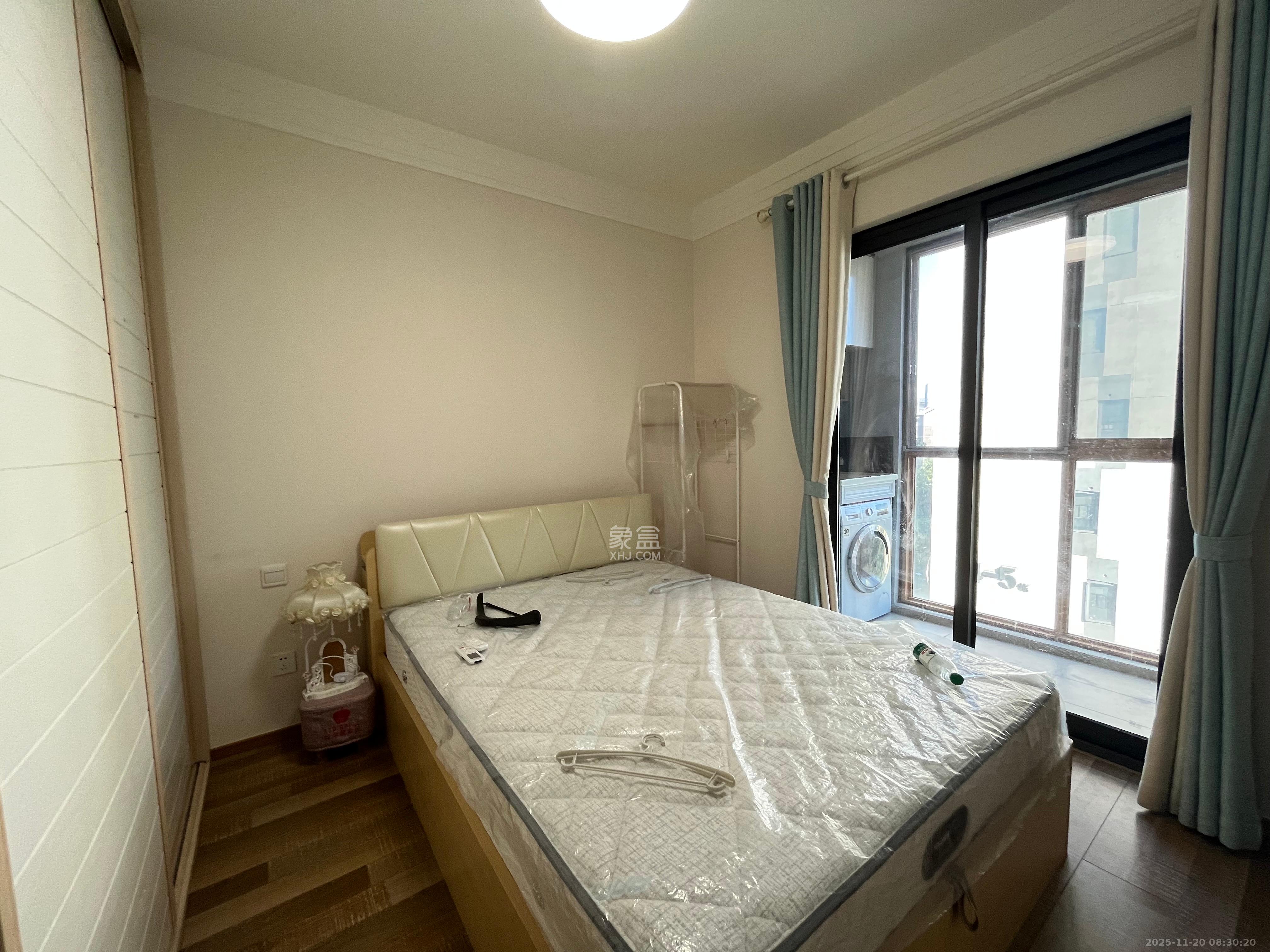 阳光100一期、四五期 3室2厅2卫 3300.0元/月 阳光100一期、四五期 3室2厅2卫 3300.0元/月室内图