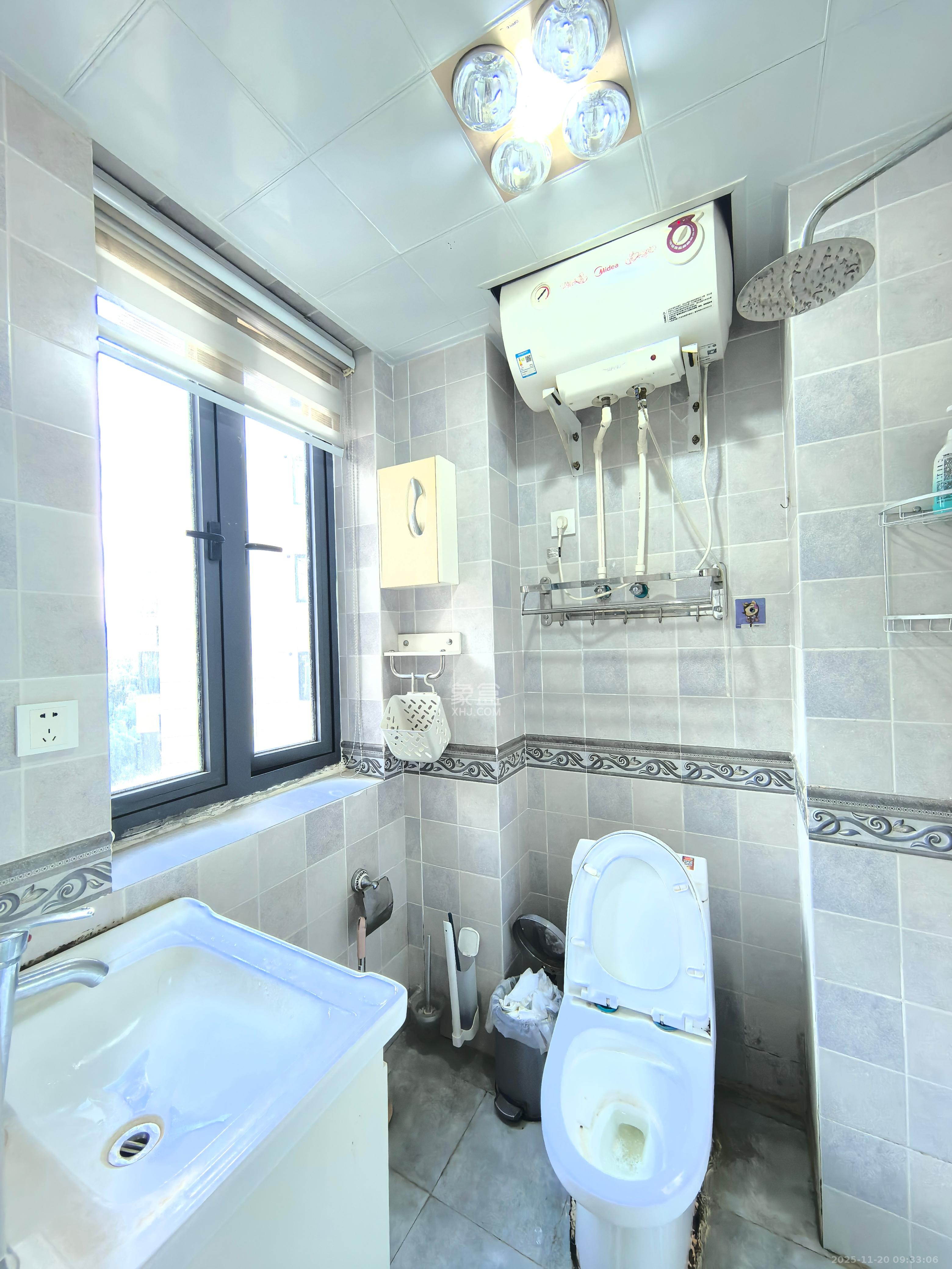 蓝光雍锦阁  1室1厅1卫    1500.0元/月室内图