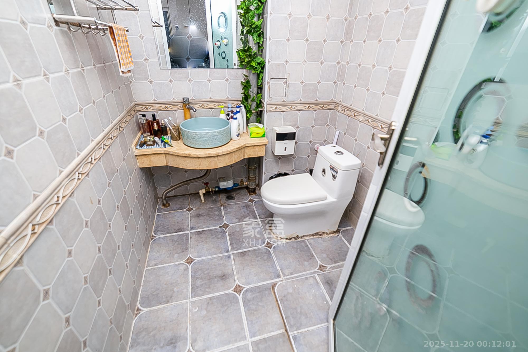 东怡外国（南湖一号)  1室1厅1卫    36.0万其他