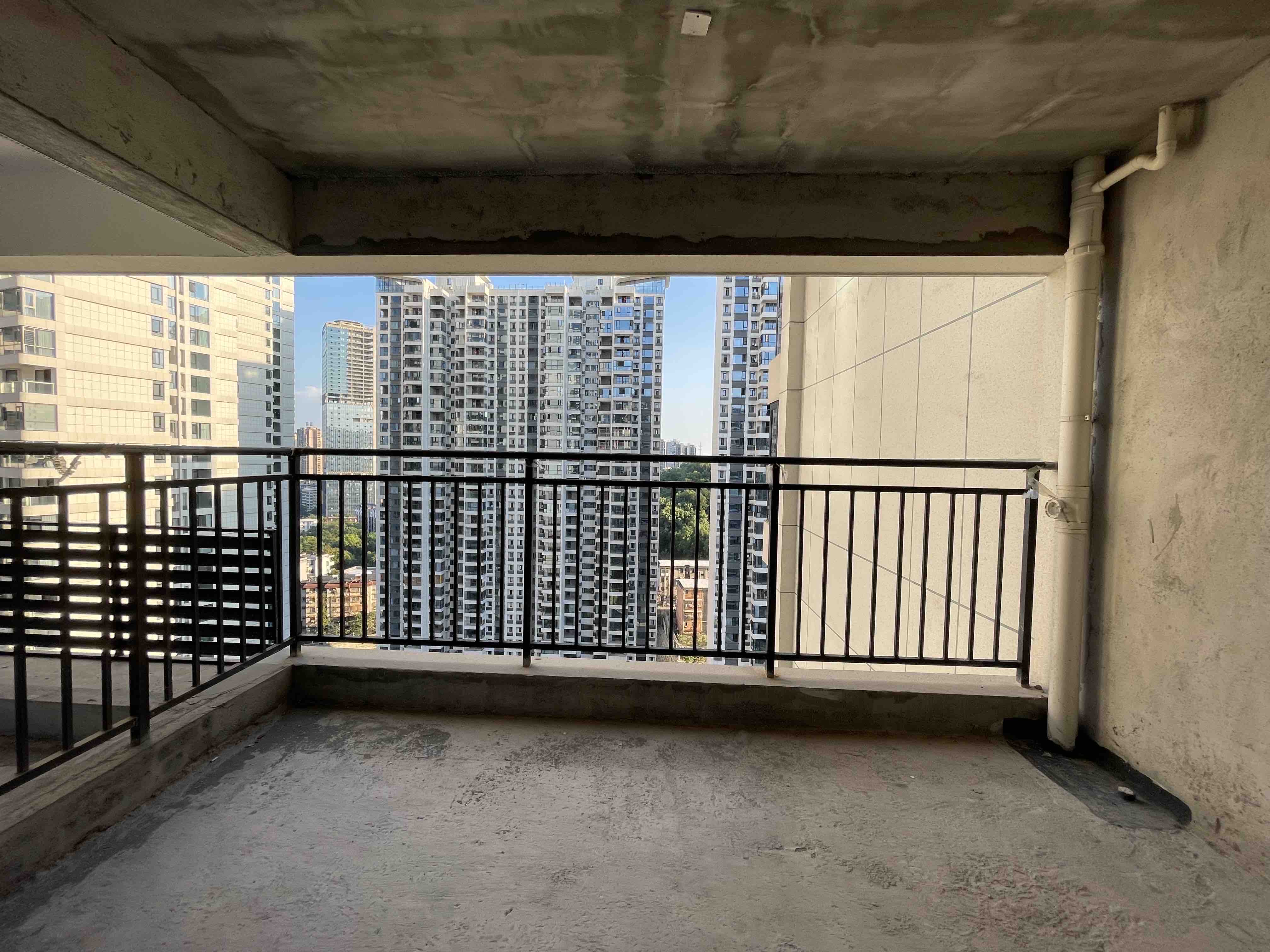 汇方雁归来 4室2厅2卫 89.8万 汇方雁归来 4室2厅2卫 89.8万客厅