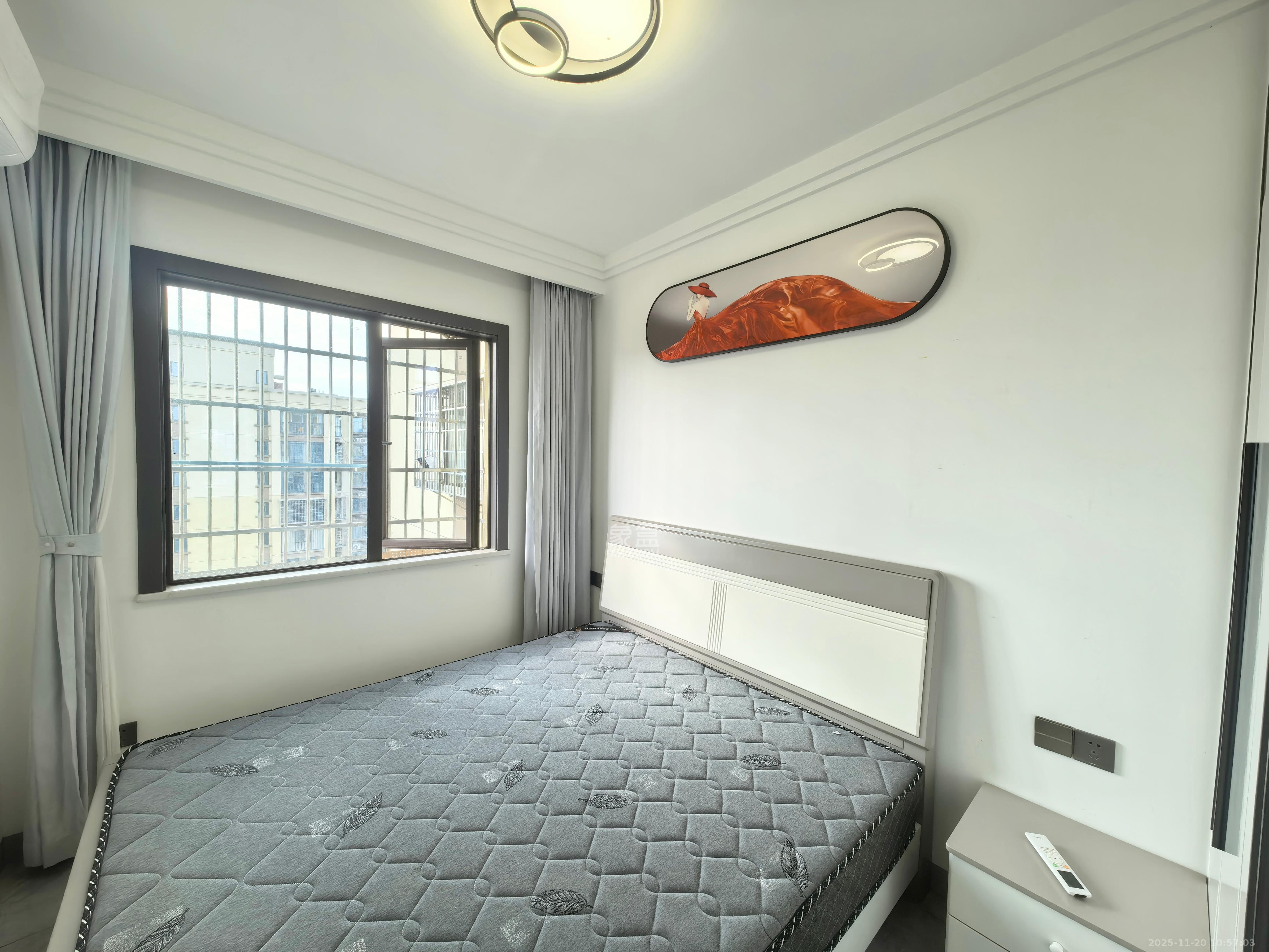 和润园三期  3室2厅1卫    2600.0元/月室内图