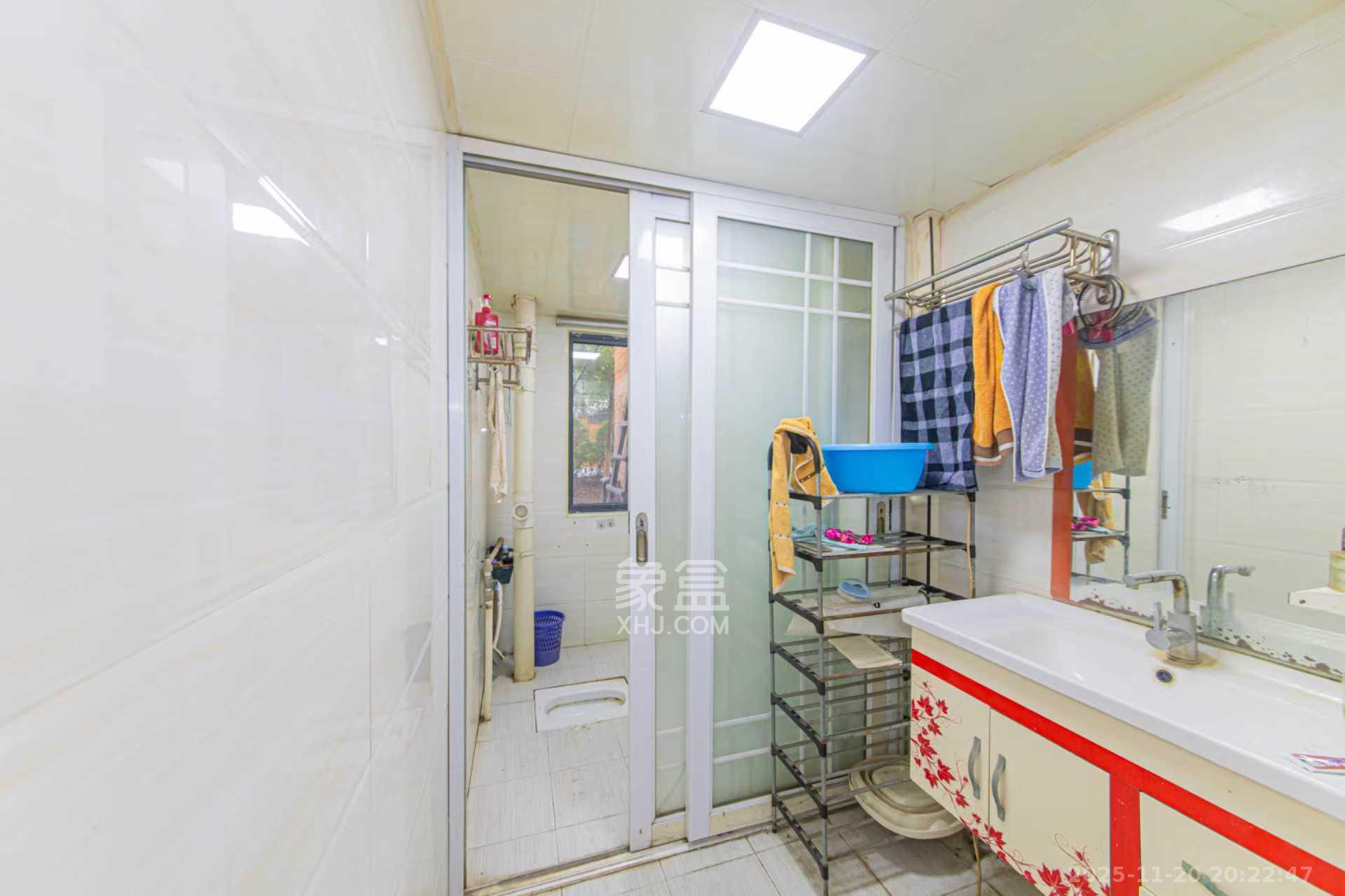 中建芙蓉嘉苑  3室2厅1卫    1800.0元/月室内图