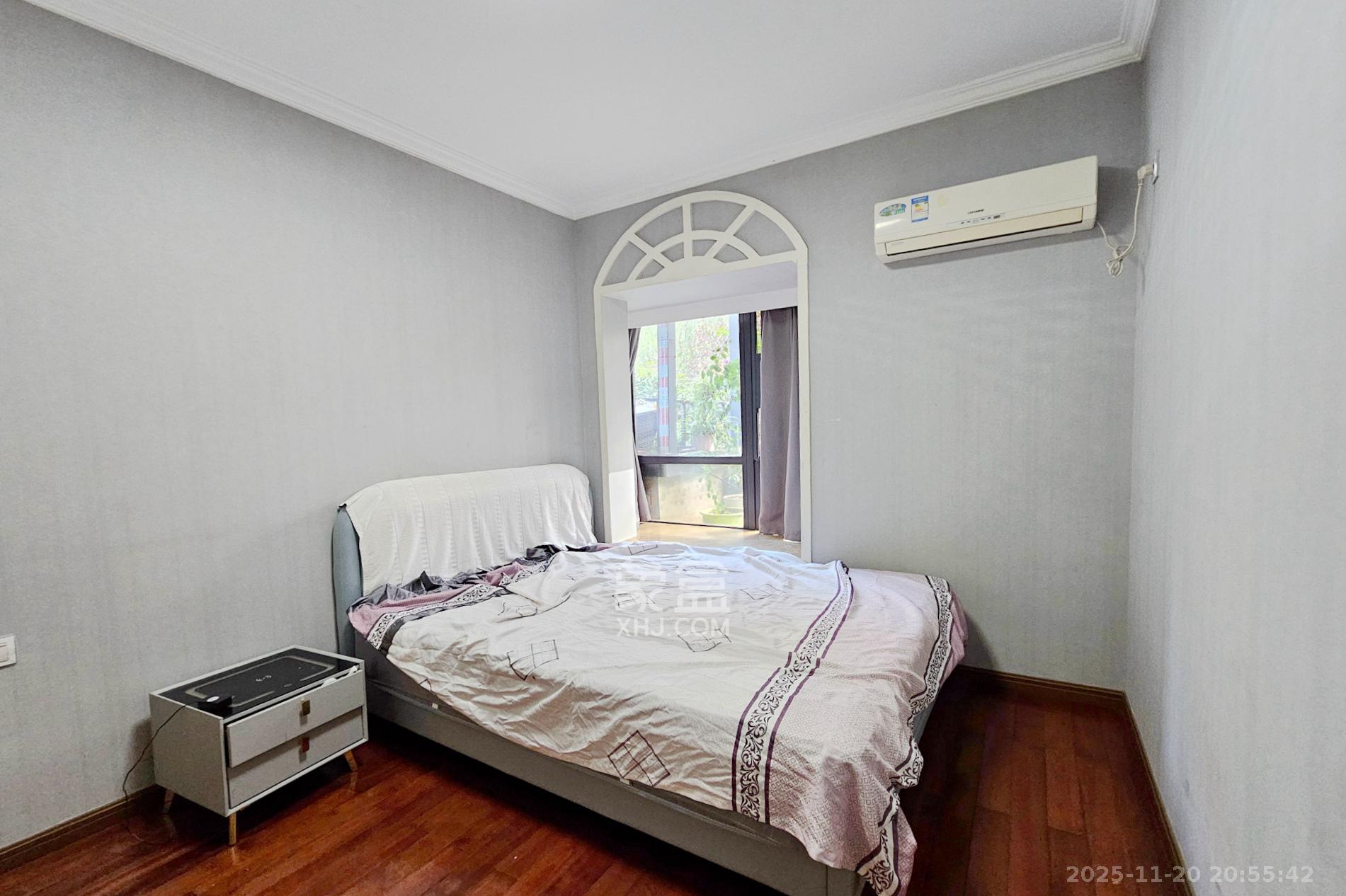 茂华国际湘  3室2厅2卫    140.0万卧室