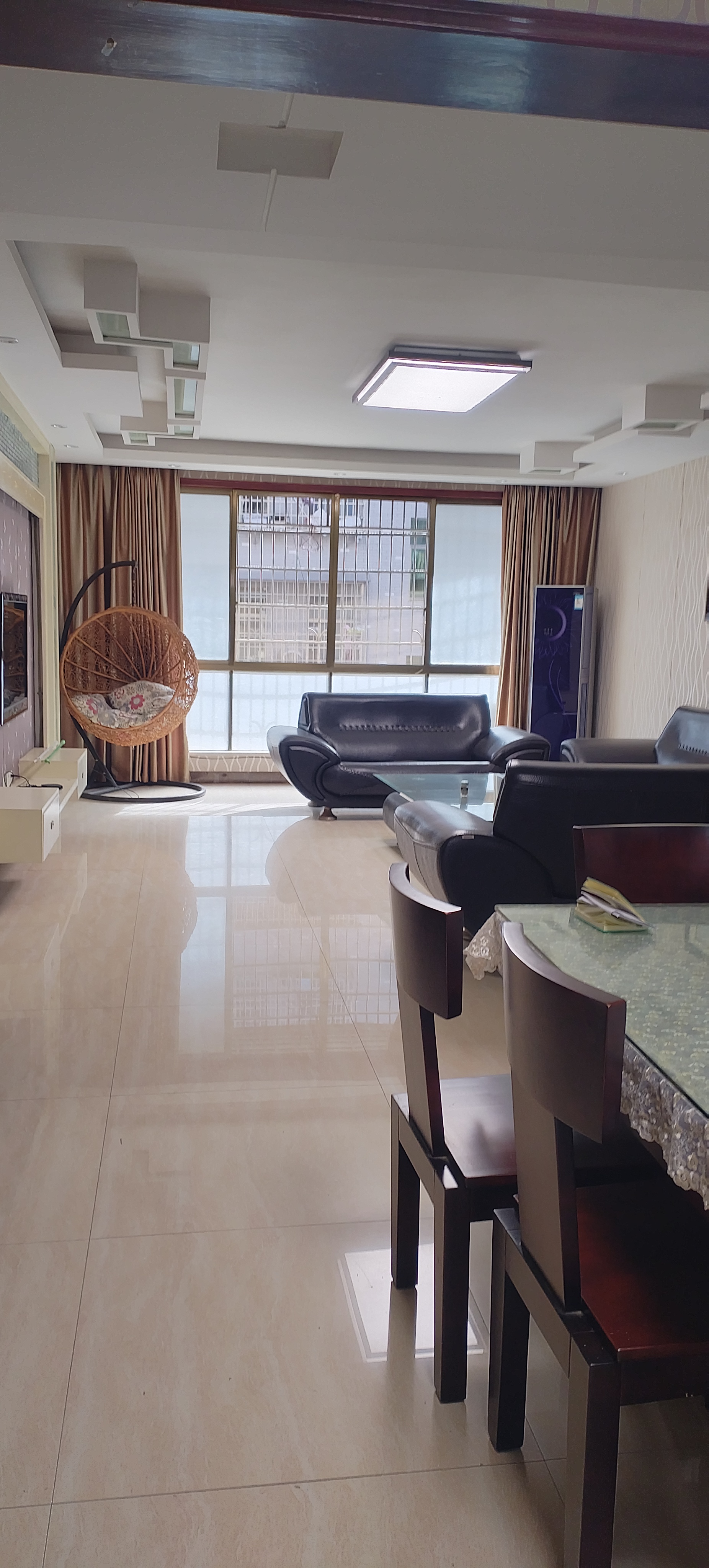 晓园嘉苑  4室2厅2卫    1500.0元/月