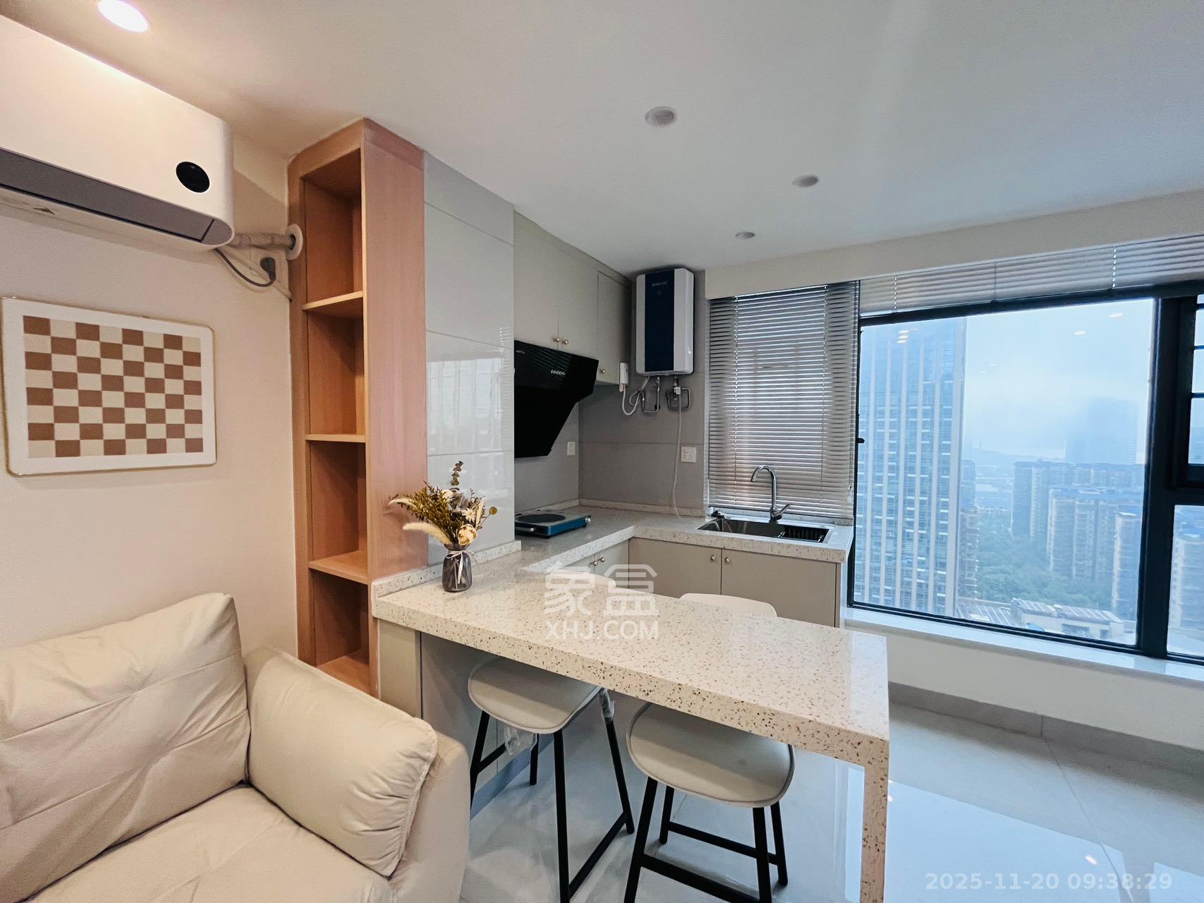 卓越中寰 2室1厅1卫 2700.0元/月 卓越中寰 2室1厅1卫 2700.0元/月室内图