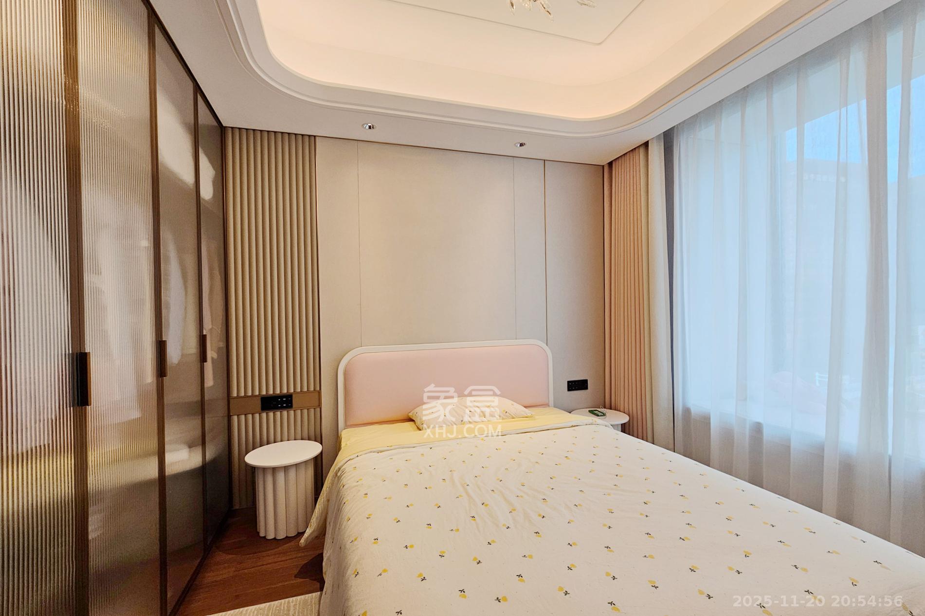 运达滨河广场  5室2厅5卫    1098.0万卧室