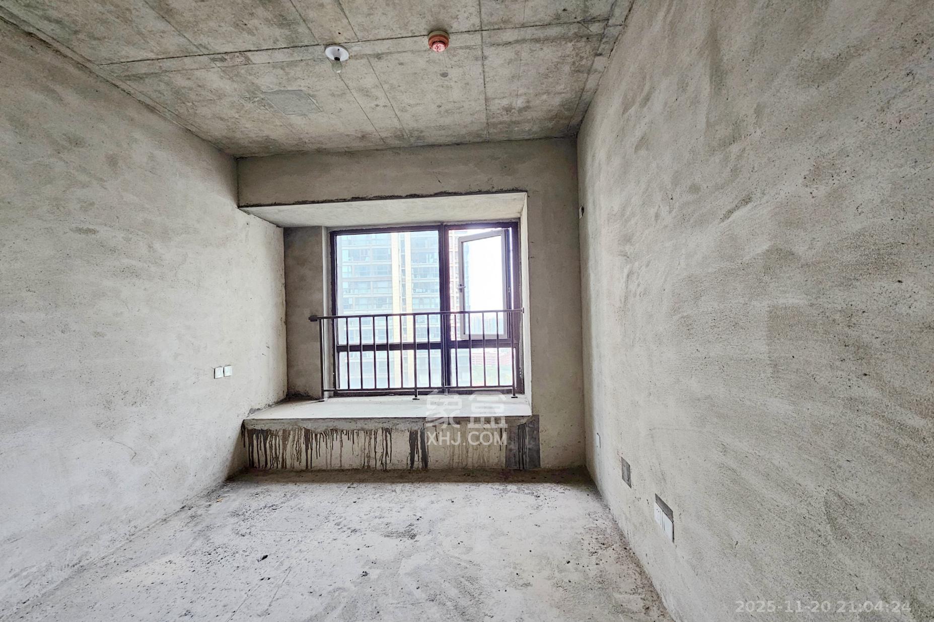 明昇壹城(明昇时代广场)二期 4室2厅3卫 228.0万 明昇壹城(明昇时代广场)二期 4室2厅3卫 228.0万卧室