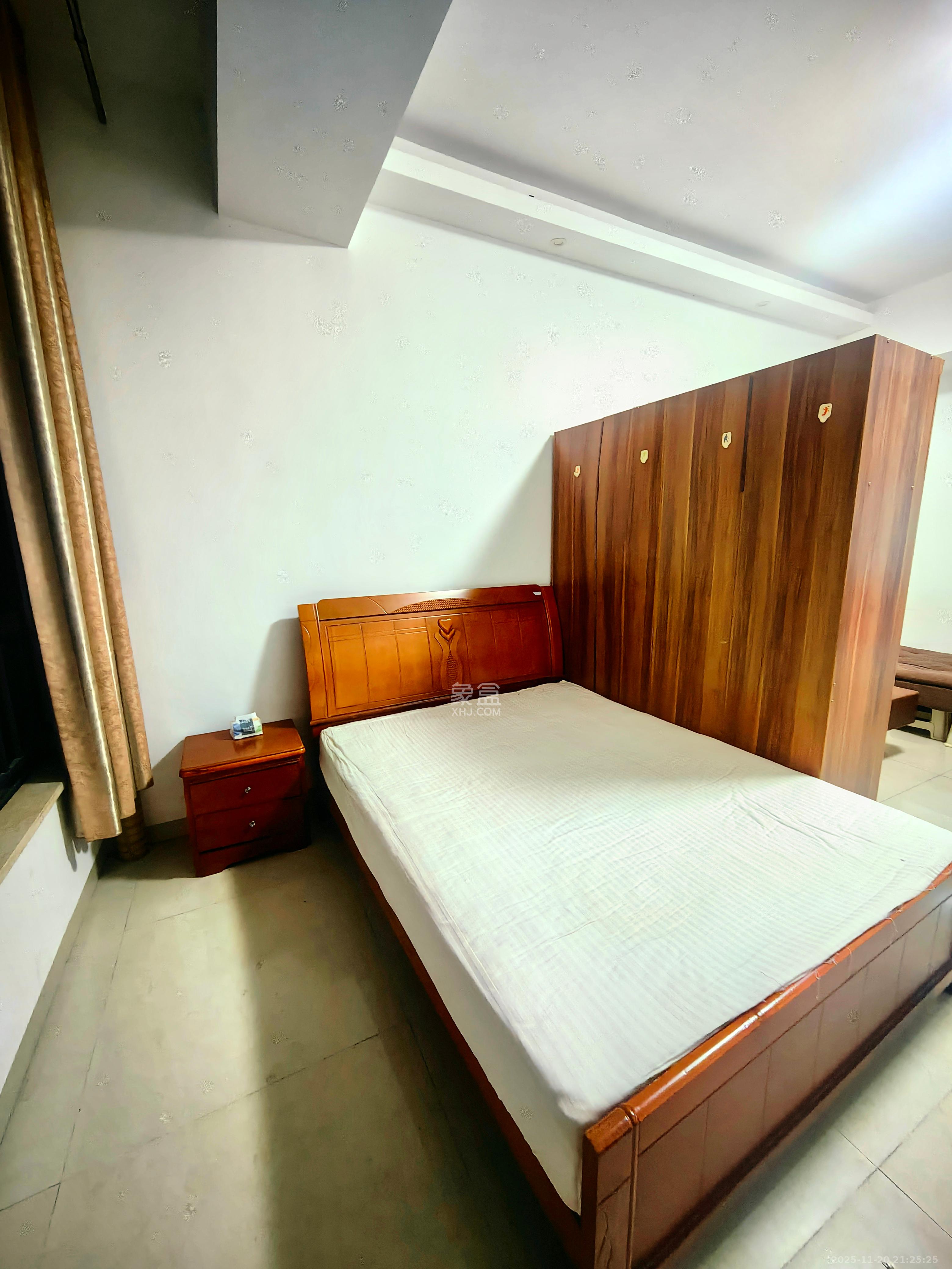 金茂梅溪湖 1室1厅1卫 1300.0元/月 金茂梅溪湖 1室1厅1卫 1300.0元/月室内图