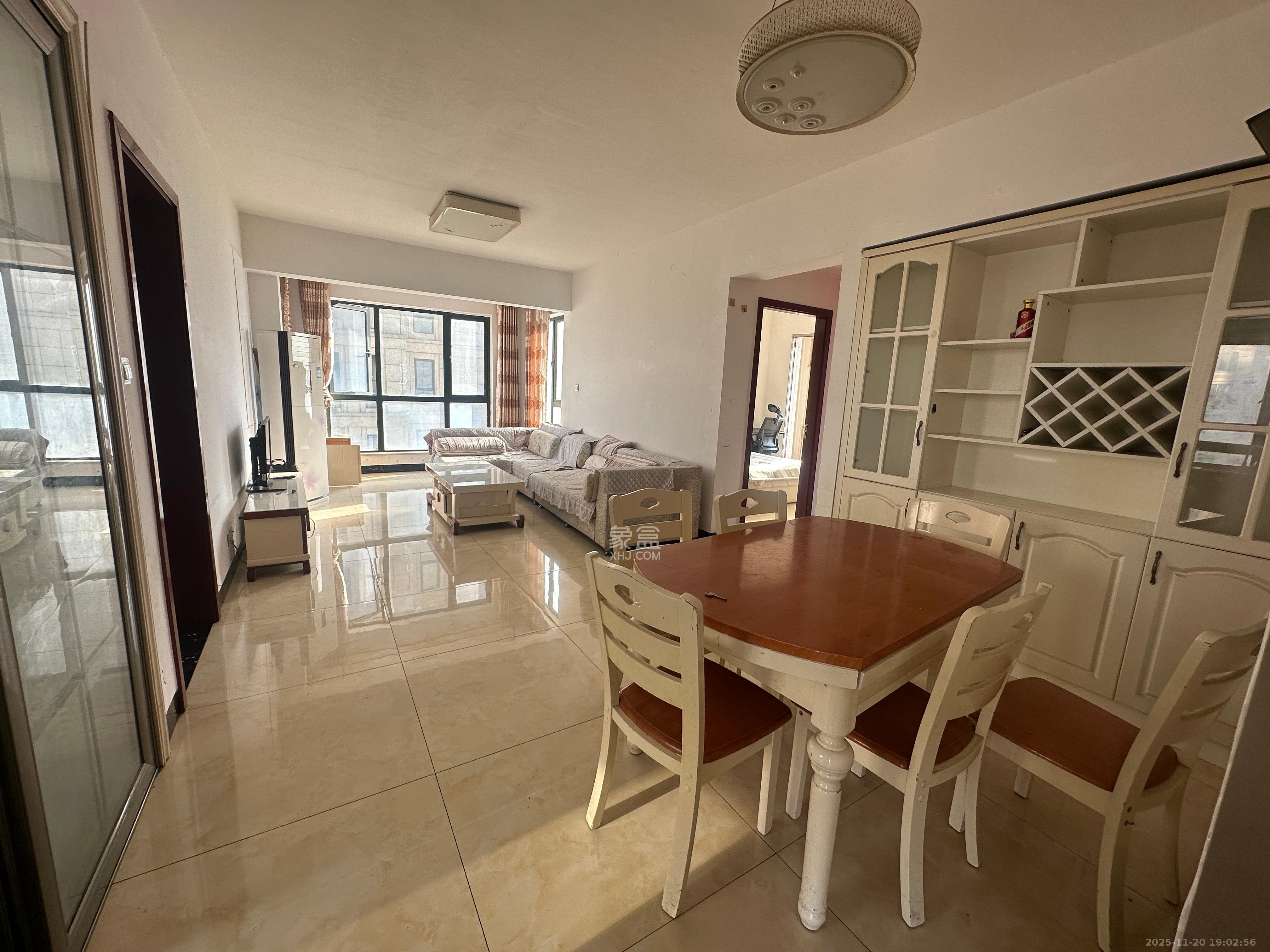 兴旺正佳广场(金石雅苑) 3室1厅1卫 2500.0元/月 兴旺正佳广场(金石雅苑) 3室1厅1卫 2500.0元/月室内图