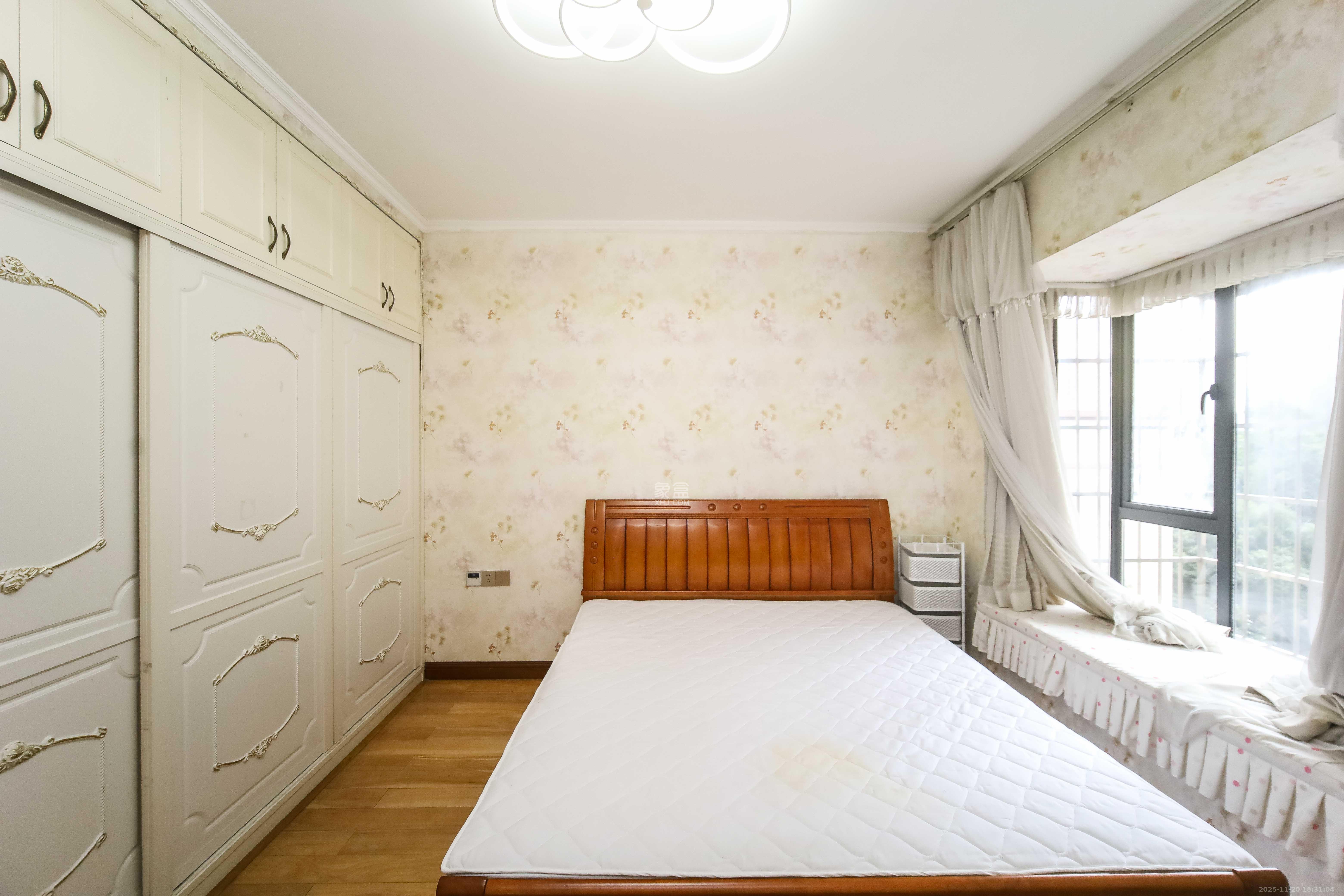 鸿基橄榄君庭  3室2厅2卫    130.0万卧室