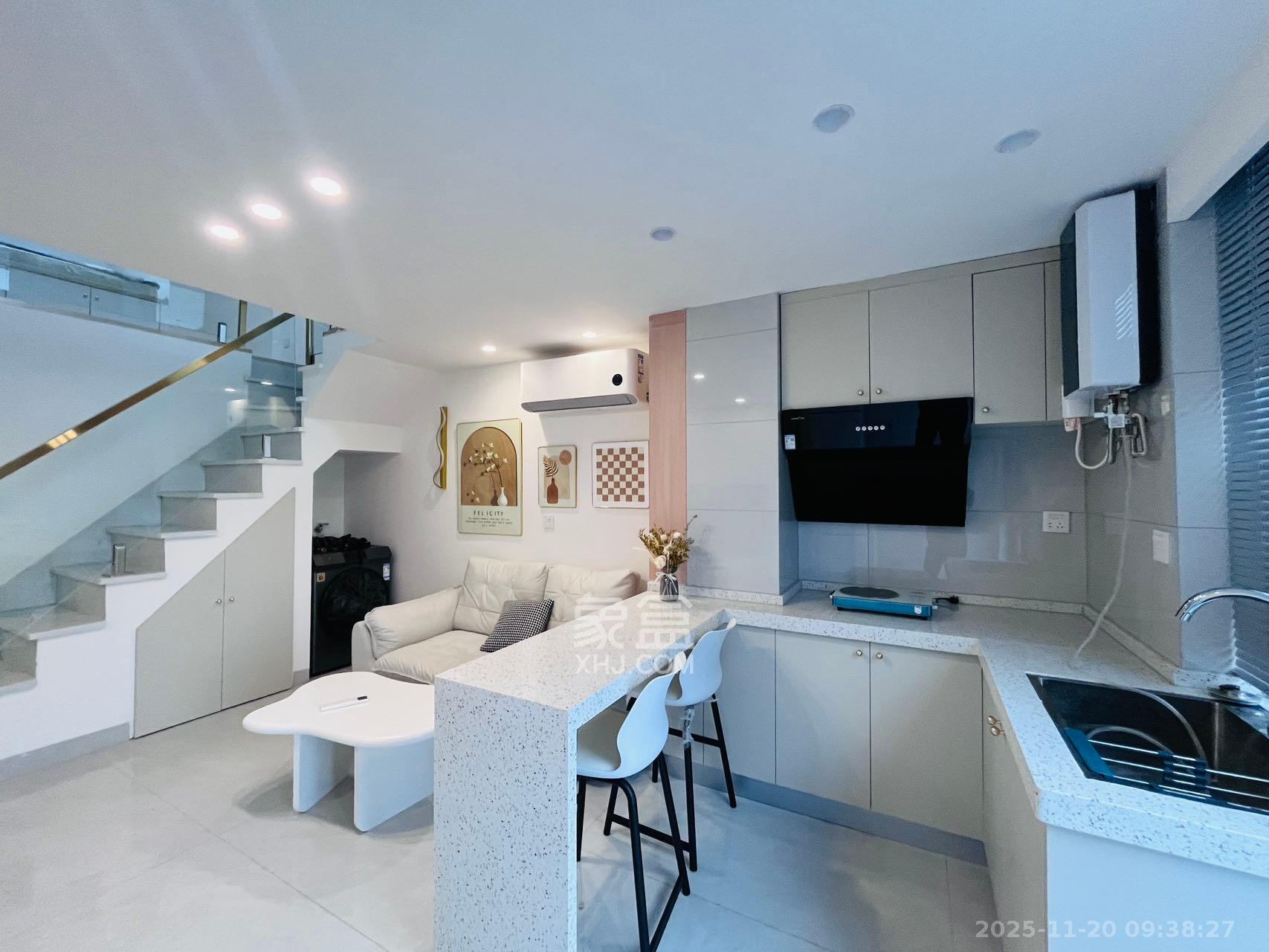 卓越中寰  2室1厅1卫    2700.0元/月室内图