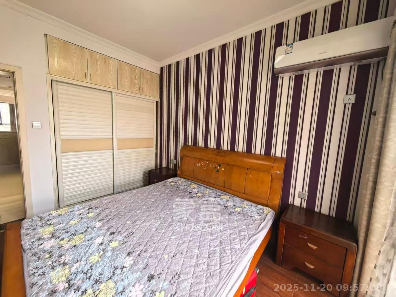 华雅花园  3室2厅2卫    46.8万客厅