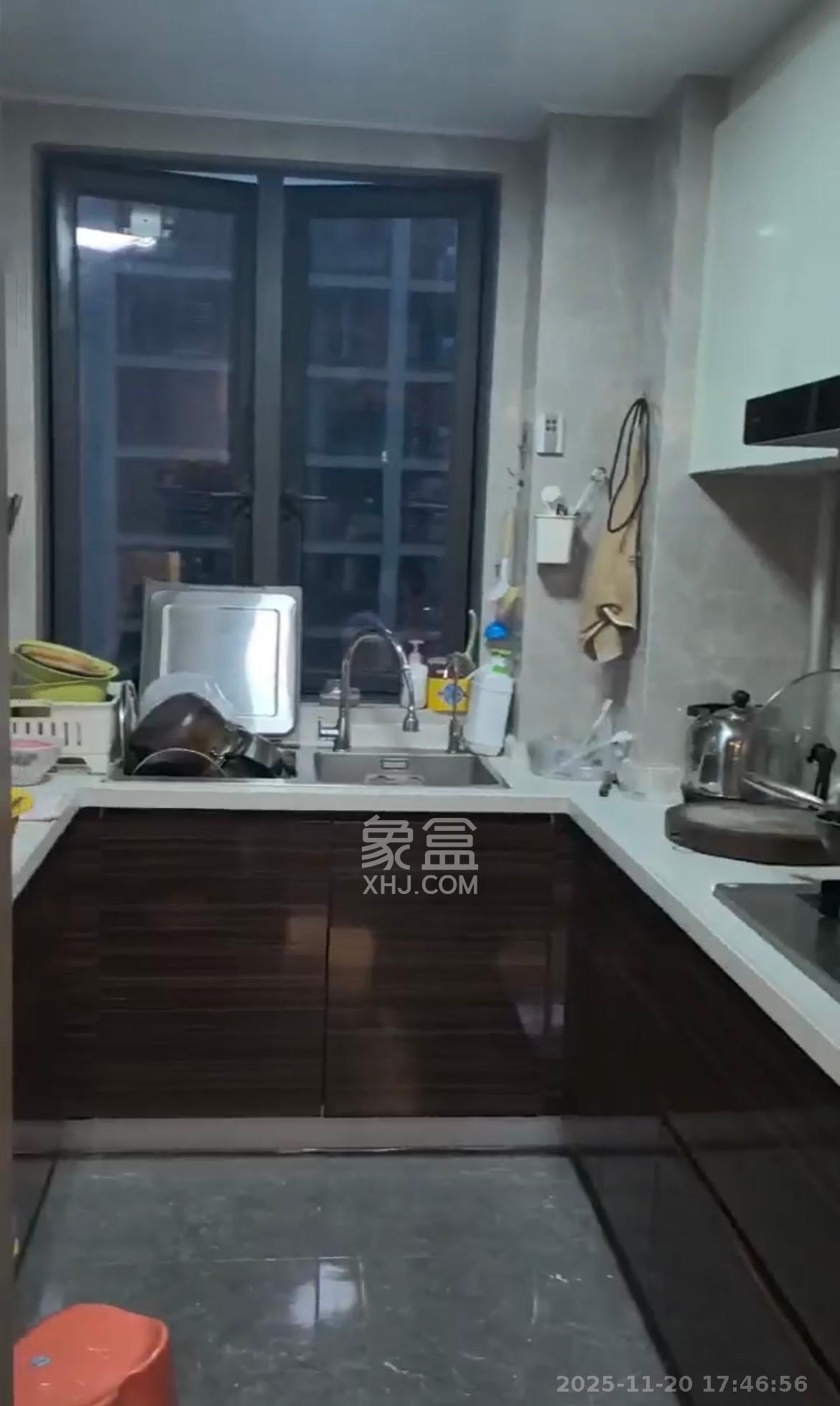 中海阅麓山二期  4室2厅2卫    2800.0元/月室内图