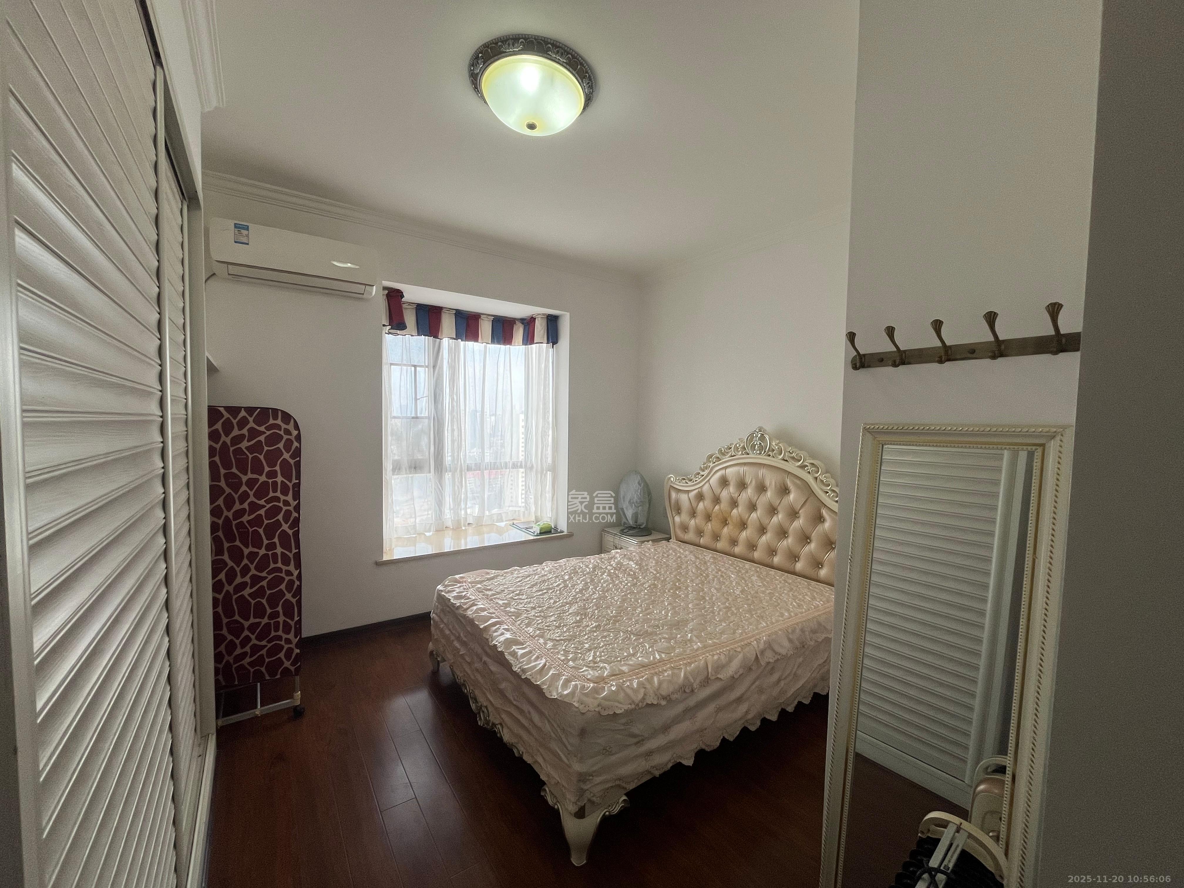 星城书香苑(星城书院) 3室2厅2卫 3800.0元/月 星城书香苑(星城书院) 3室2厅2卫 3800.0元/月室内图