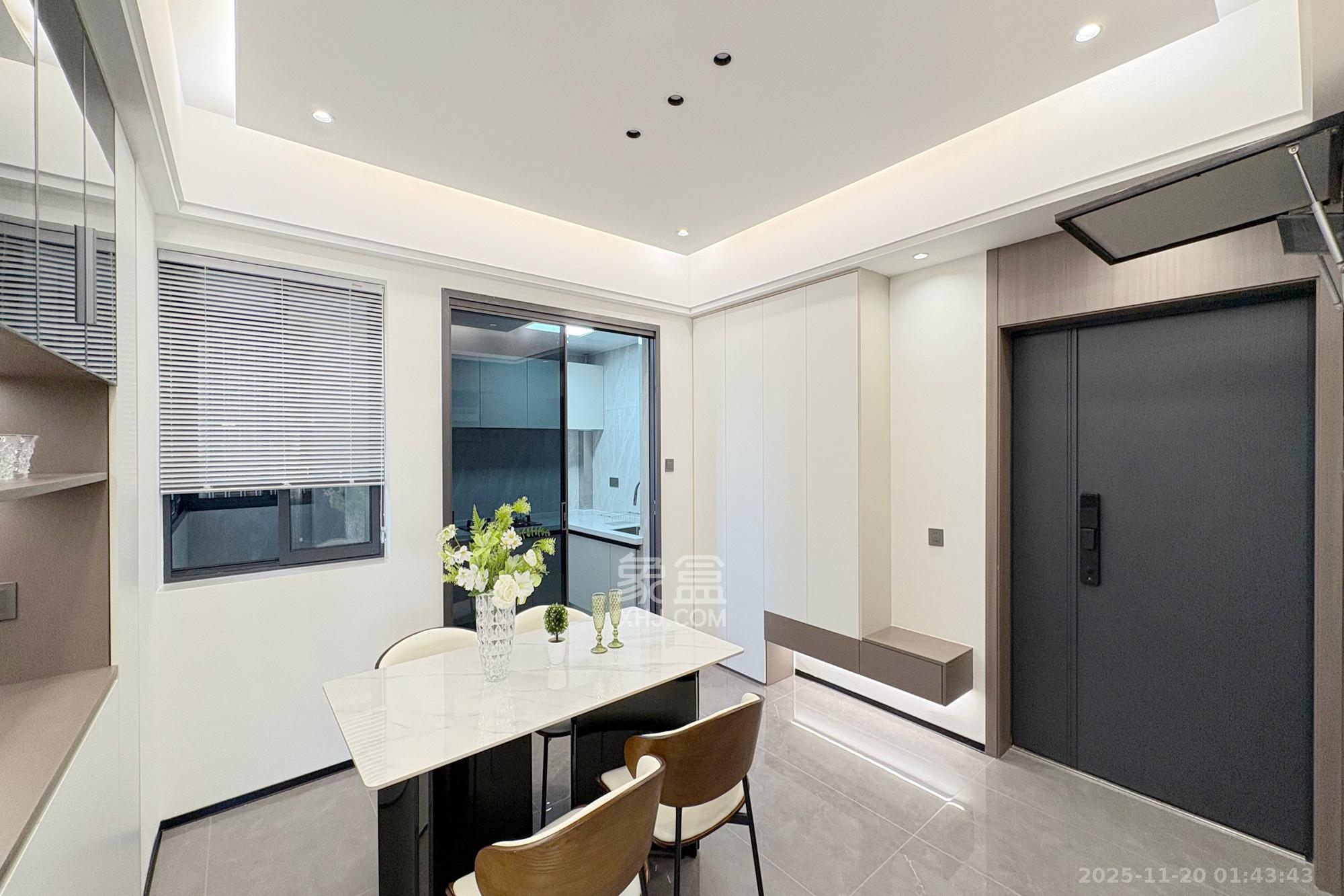 三王丽都 3室2厅1卫 128.0万 三王丽都 3室2厅1卫 128.0万客厅