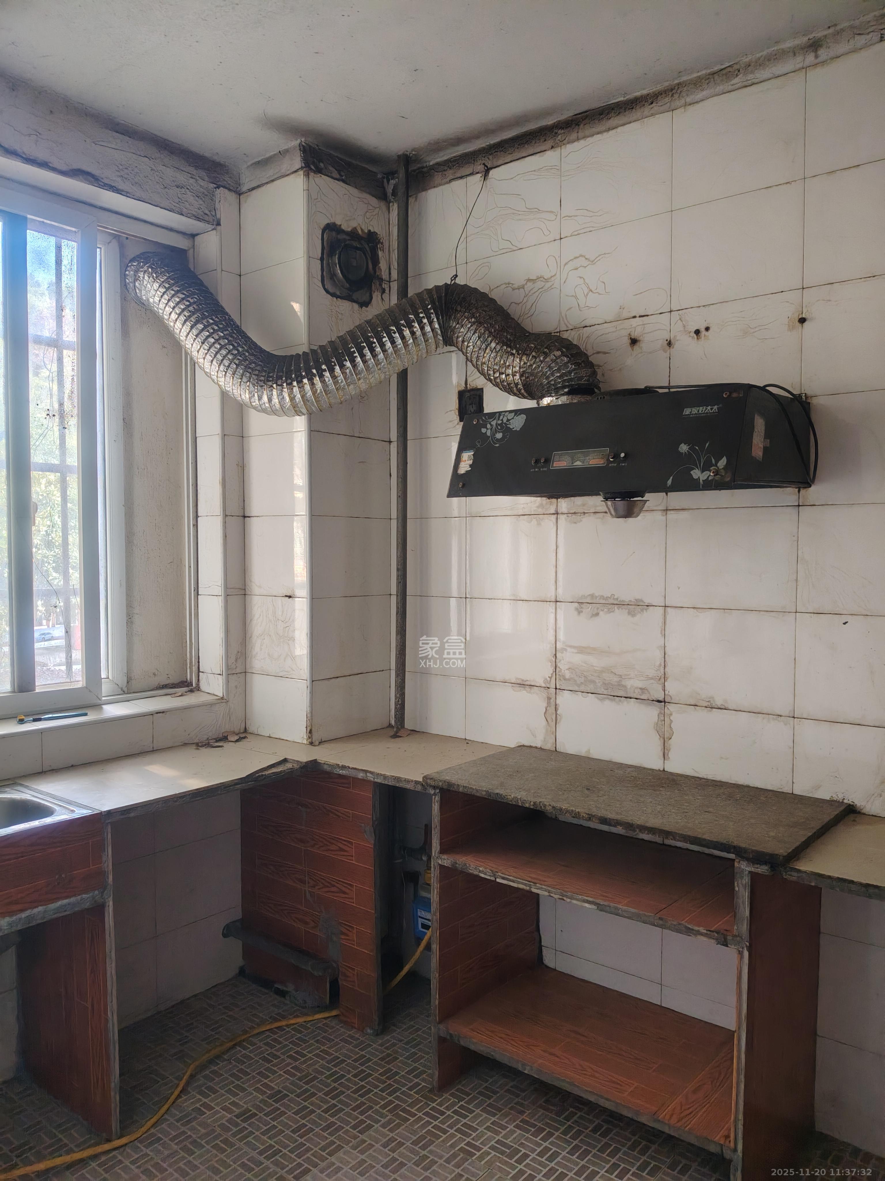 鄱阳小区  3室2厅1卫    1200.0元/月室内图