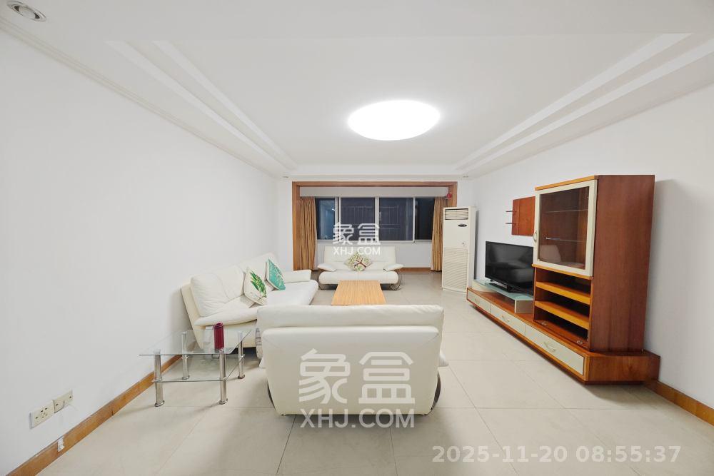 鸿园小区 3室2厅1卫 2500.0元/月 鸿园小区 3室2厅1卫 2500.0元/月室内图