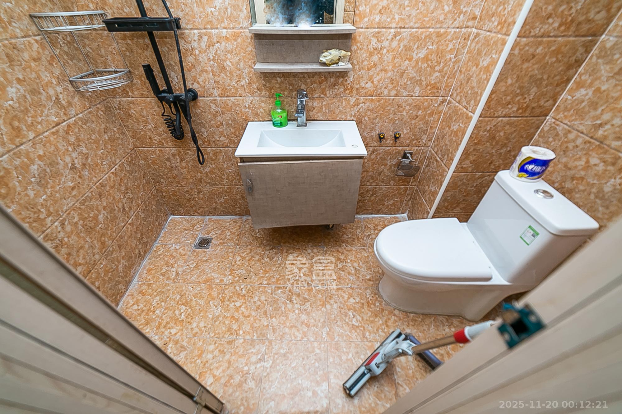 东怡外国(南湖一号) 1室1厅1卫 35.88万 东怡外国(南湖一号) 1室1厅1卫 35.88万其他