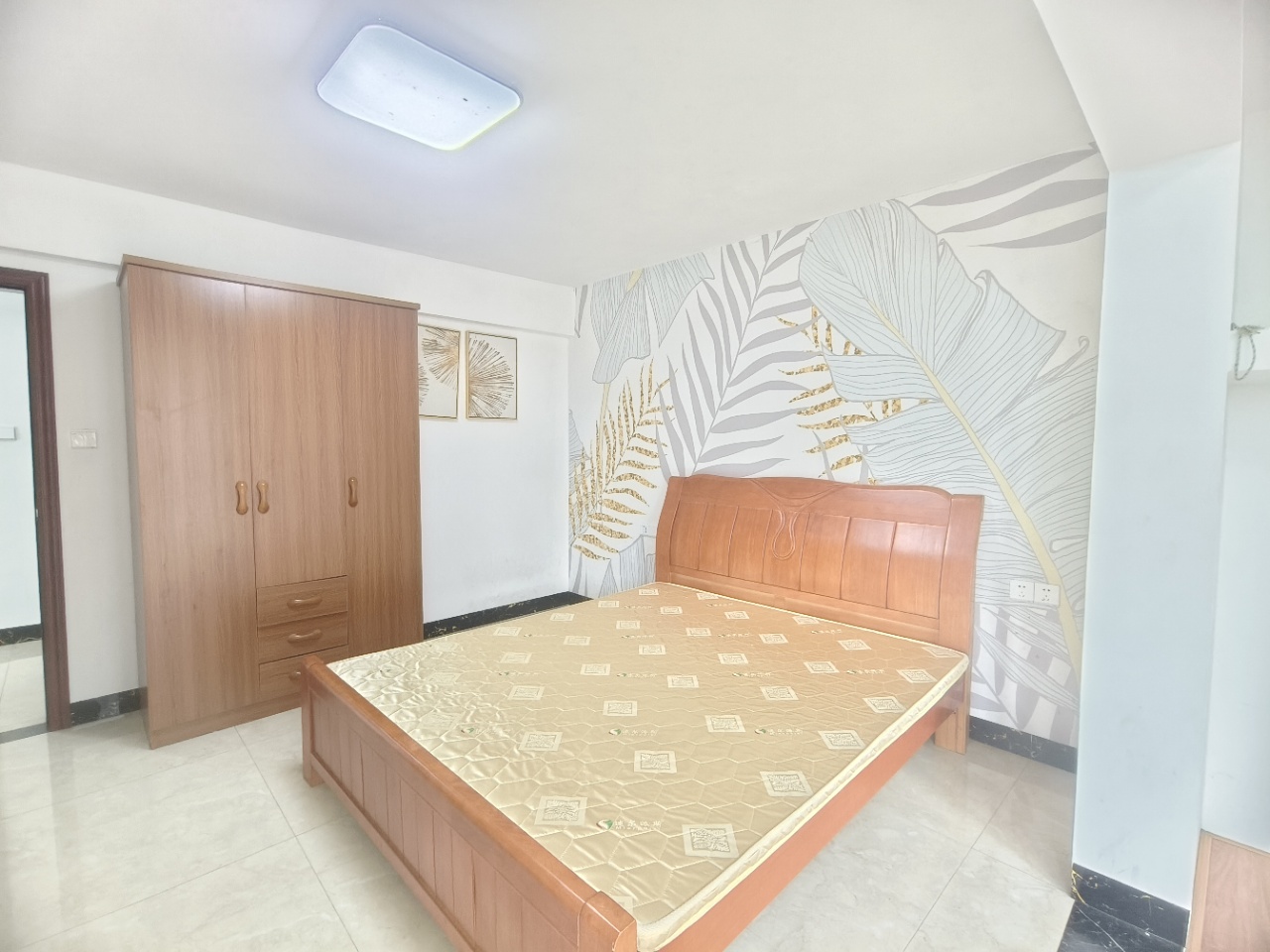 紫泉花坊  3室2厅2卫    2300.0元/月室内图