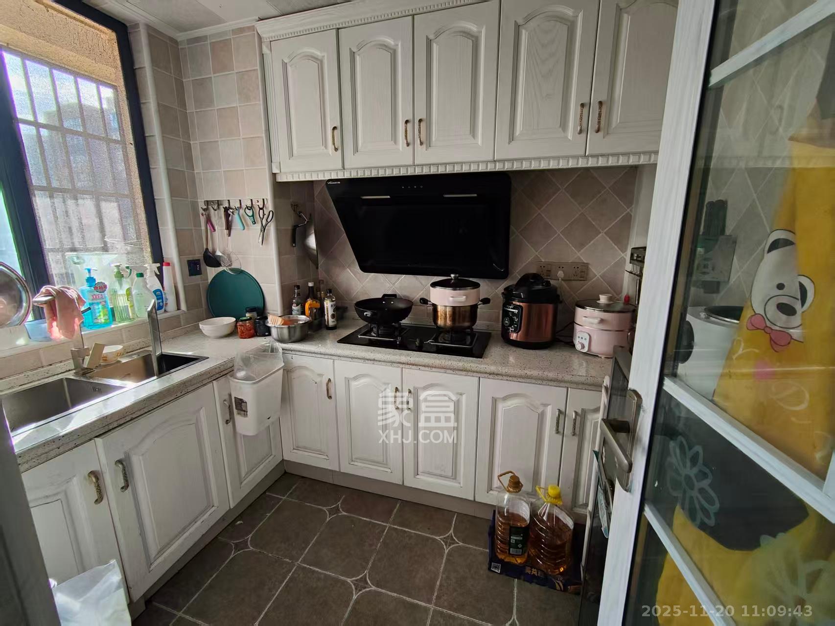 鑫远御文台二期 3室2厅1卫 2500.0元/月 鑫远御文台二期 3室2厅1卫 2500.0元/月室内图