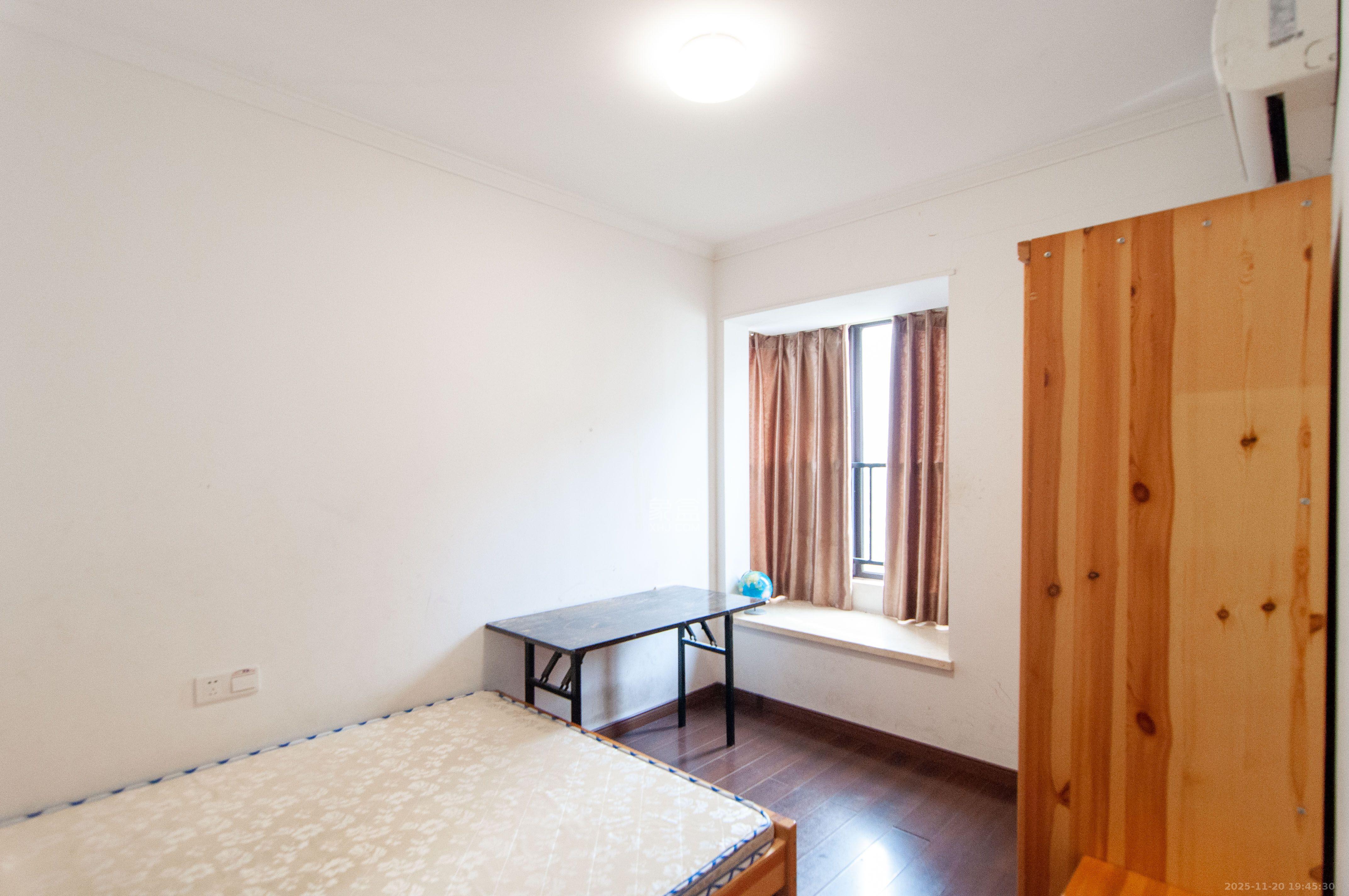 万科里梅溪郡  4室2厅2卫    3500.0元/月室内图