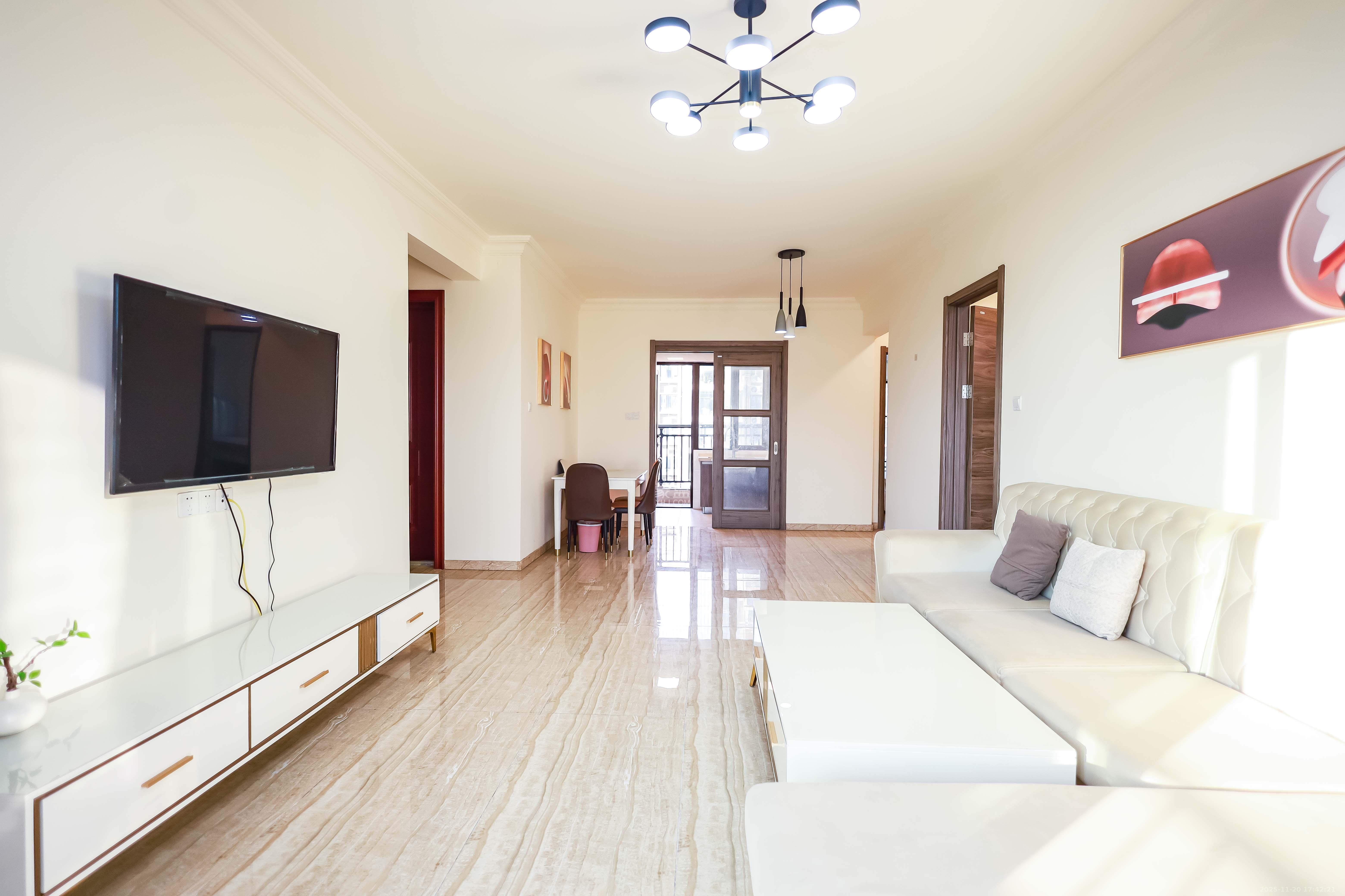 碧桂园荟隽棠 3室2厅2卫 93.0万 碧桂园荟隽棠 3室2厅2卫 93.0万客厅