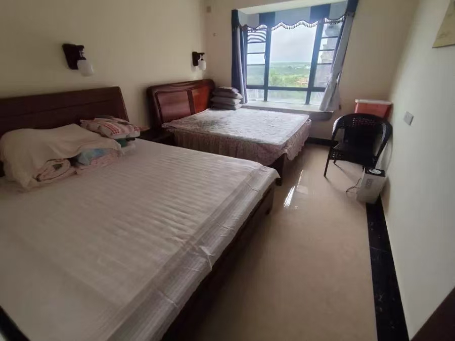 南国威尼斯  3室2厅2卫    122.0万