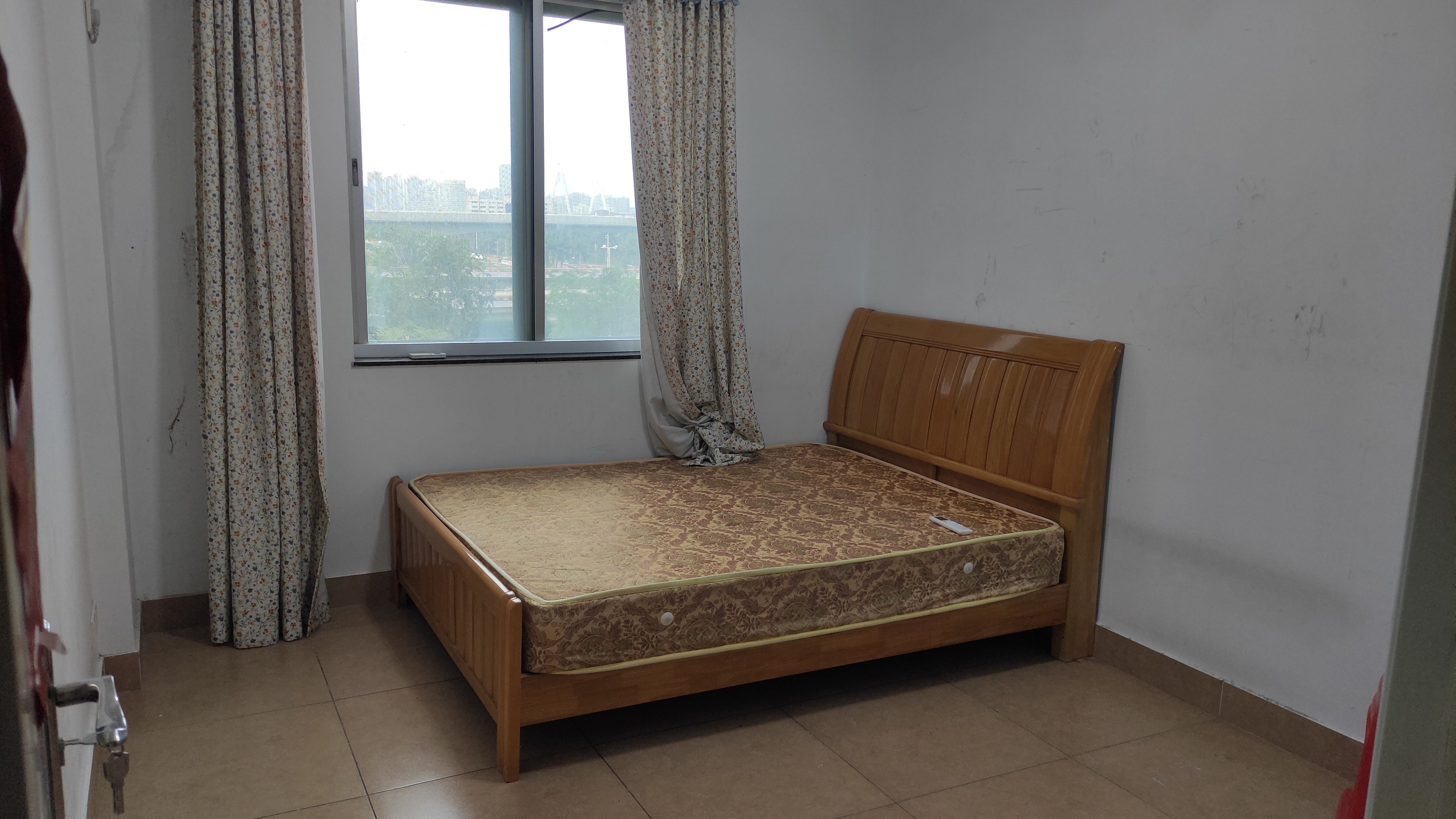 龙珠新城 3室2厅2卫 2800.0元/月 龙珠新城 3室2厅2卫 2800.0元/月室内图