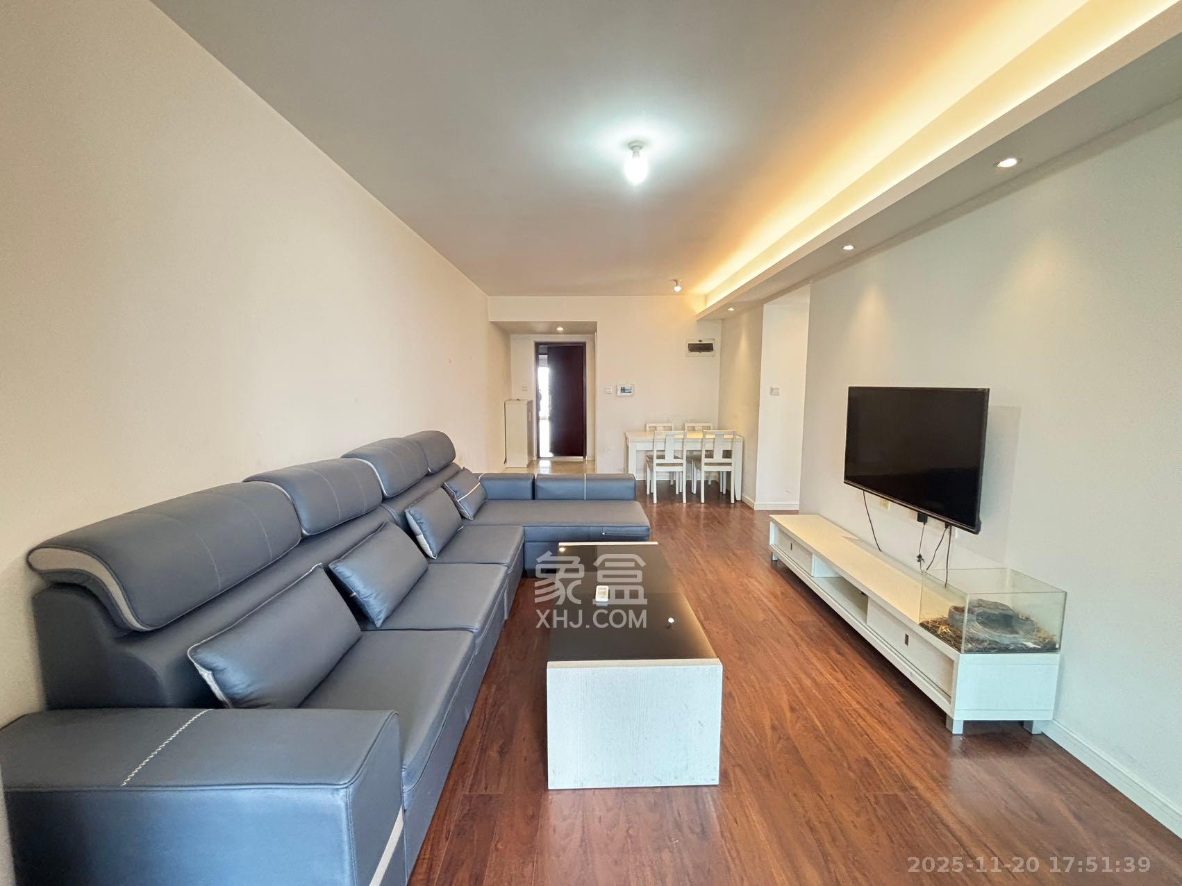 万科魅力之城观澜里  3室2厅2卫    2400.0元/月室内图