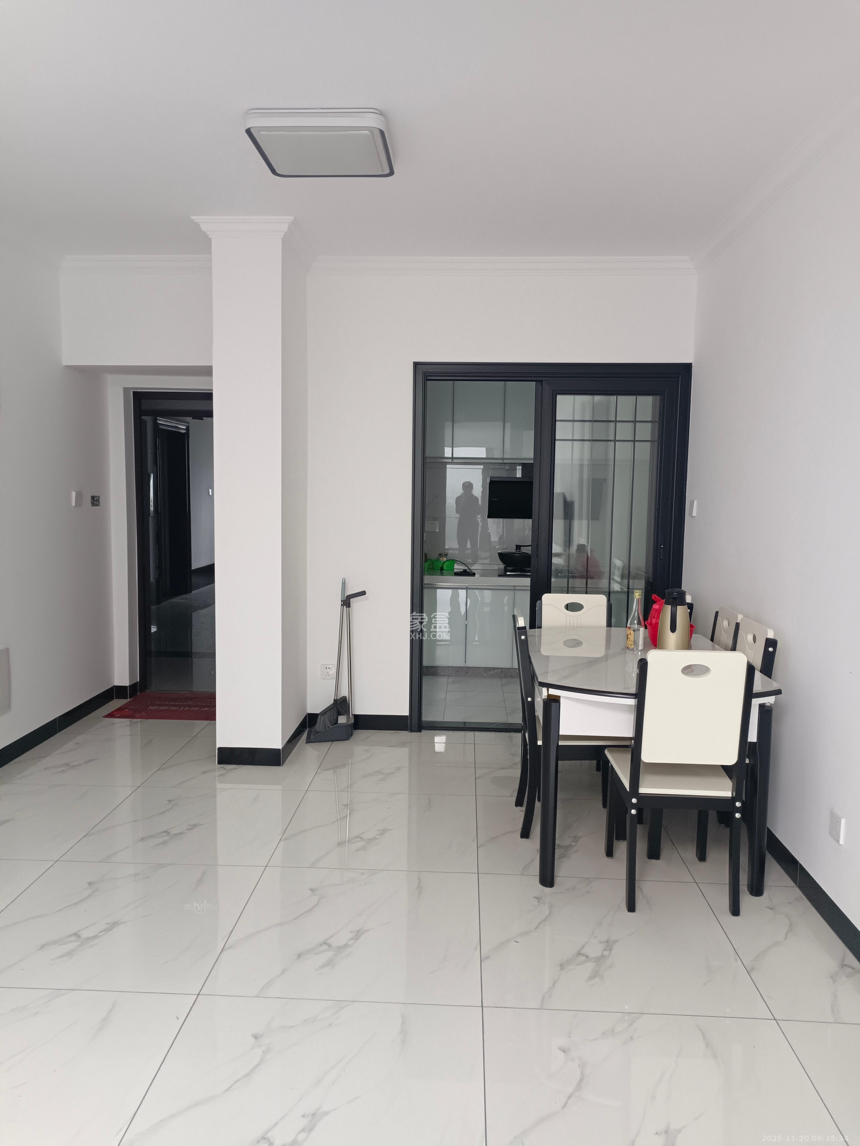 坪山家园 2室2厅1卫 1800.0元/月 坪山家园 2室2厅1卫 1800.0元/月室内图