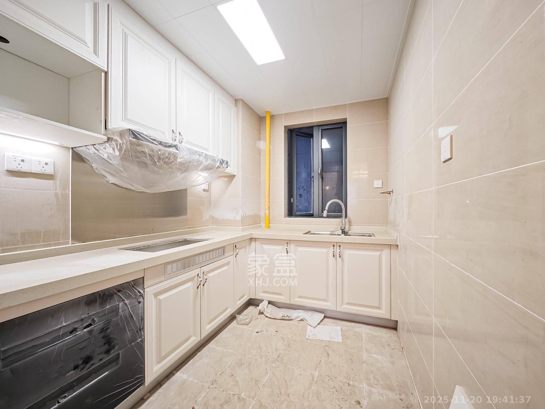 恒大御景天下城二期 3室1厅1卫 63.0万 恒大御景天下城二期 3室1厅1卫 63.0万厨房