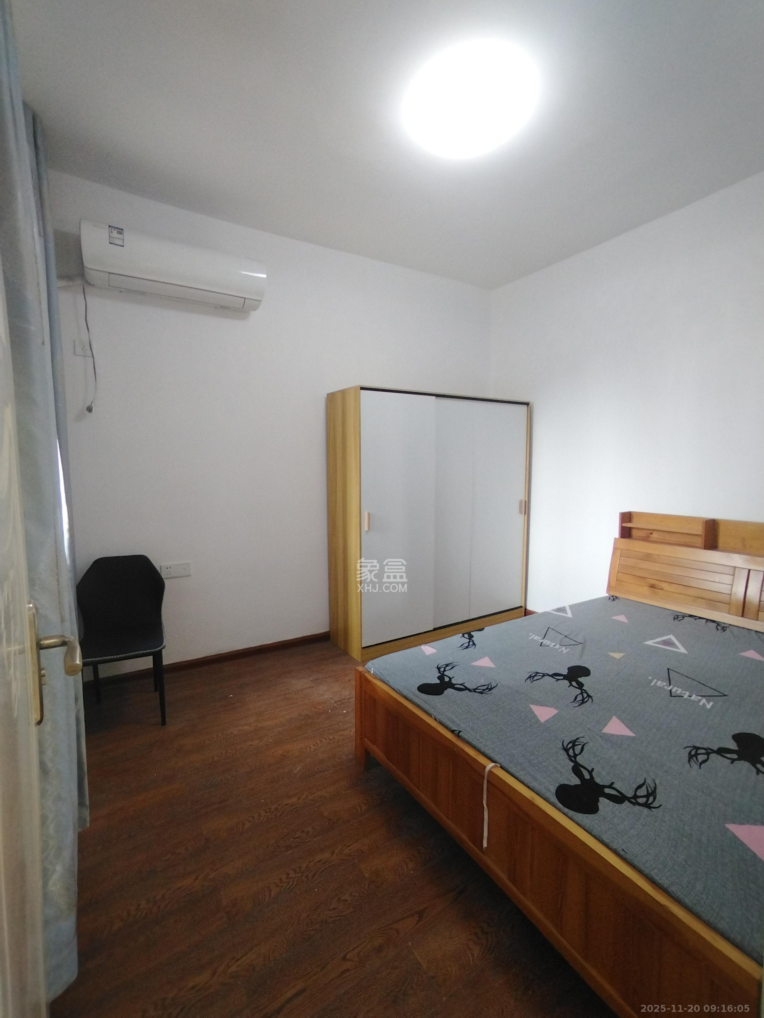 世茂铂翠湾二期  3室2厅1卫    3200.0元/月室内图